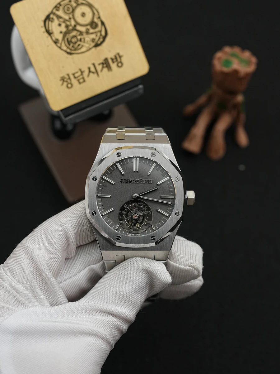 오데마피게 로얄오크 뚜르비옹 그레이