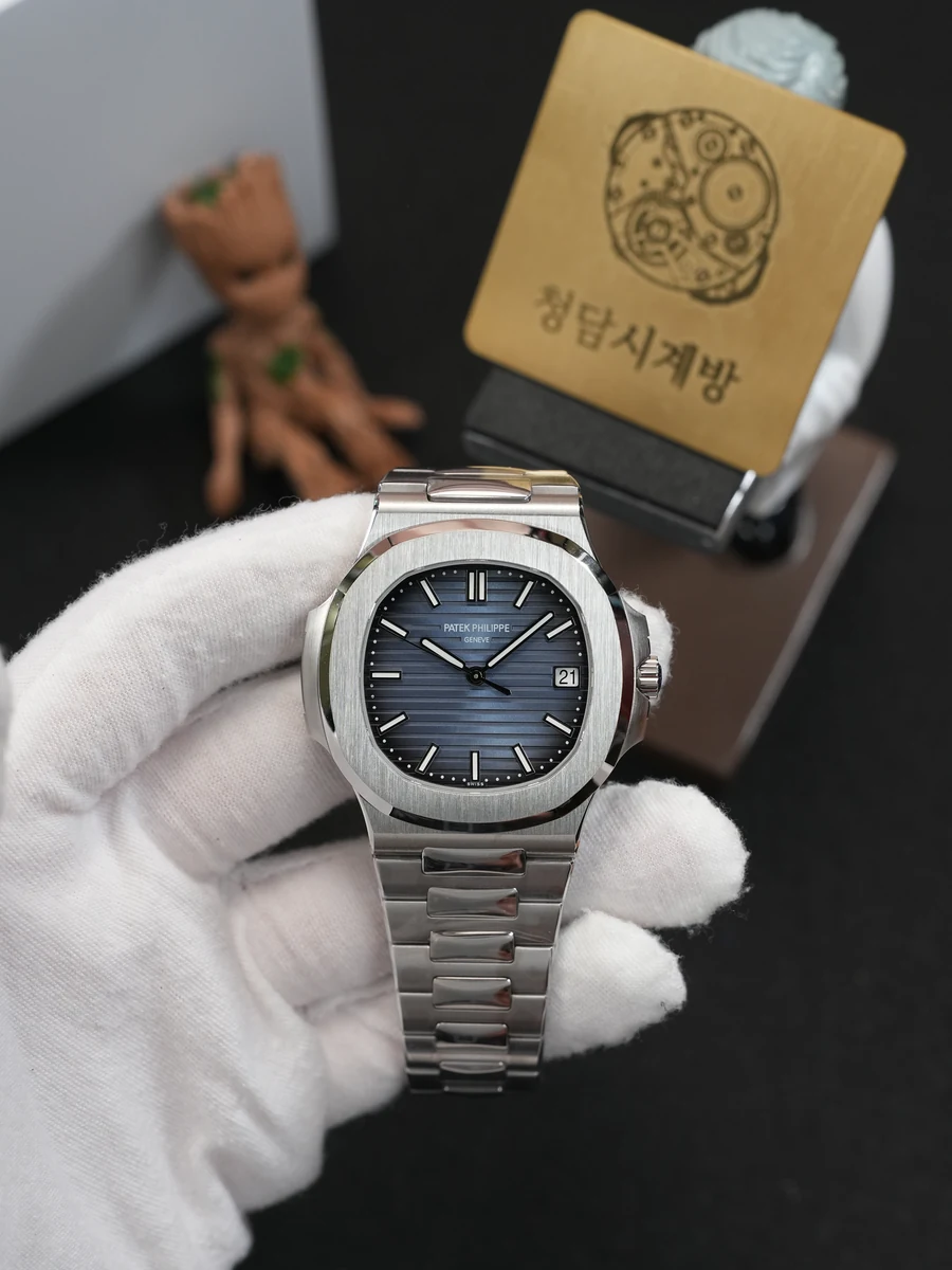 파텍필립 노틸러스 5711 블루