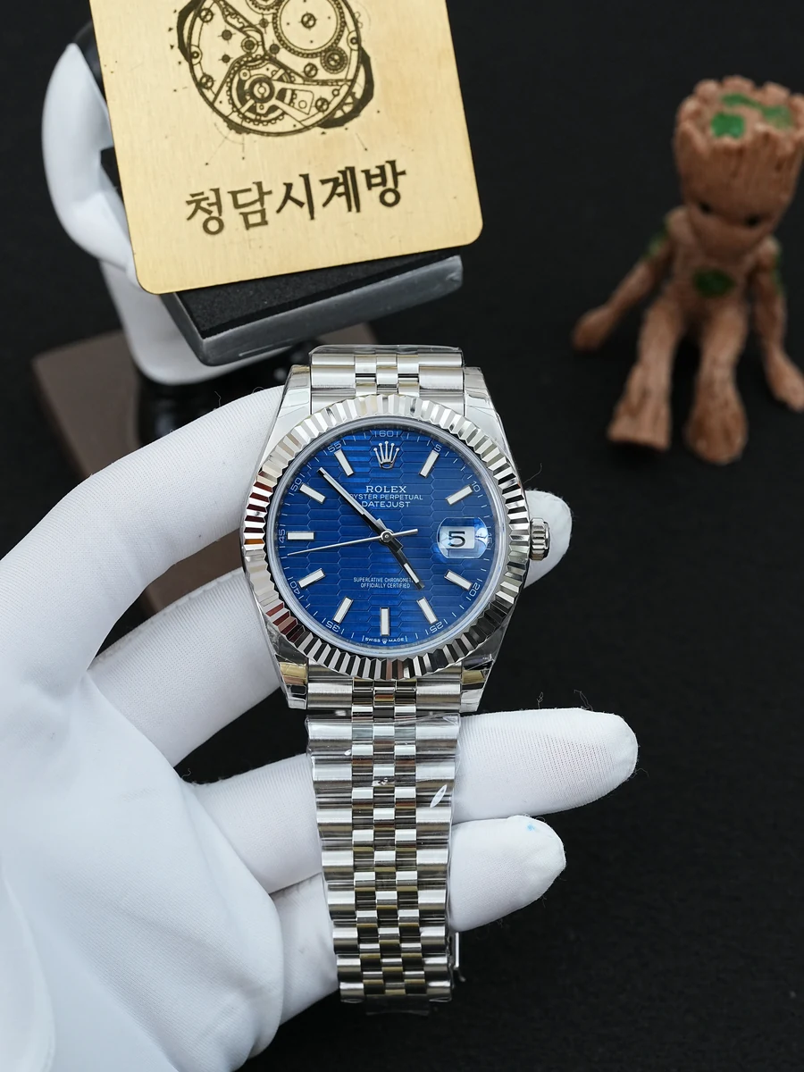 롤렉스 데이저스트 블루 모티브