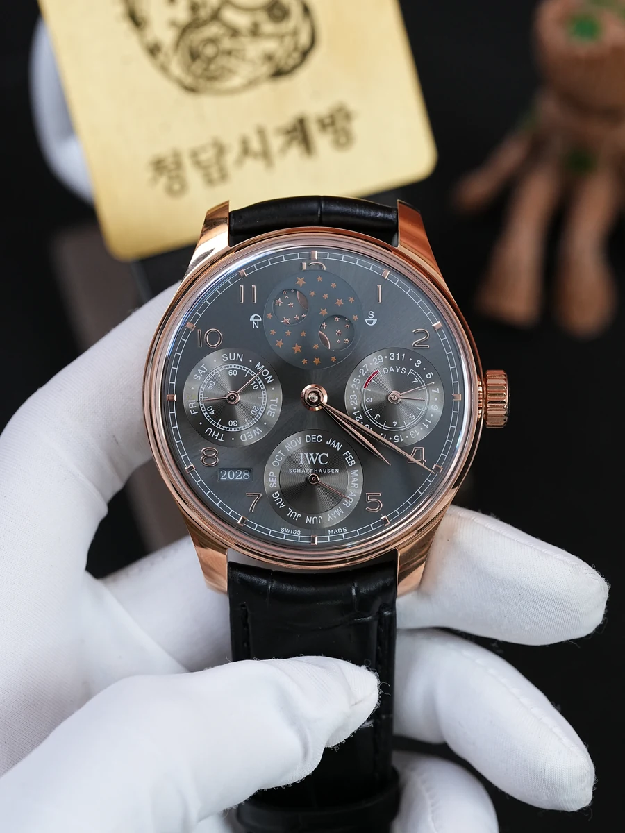IWC 포르투기저 퍼페추얼 캘린더 그레이 로즈톤