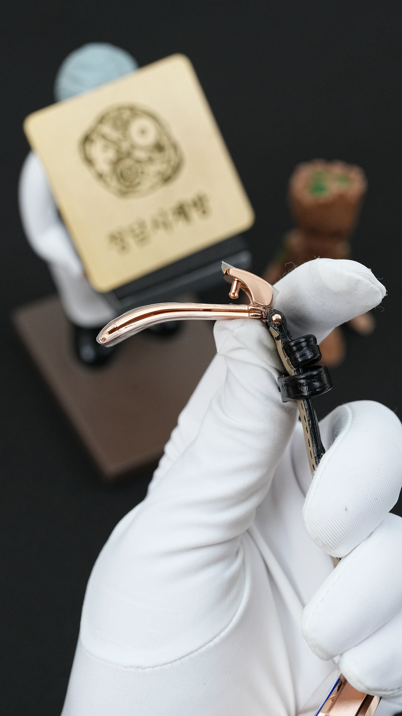 오데마피게 로얄오크 15500 금통검판 가죽스트랩 상세 이미지 3