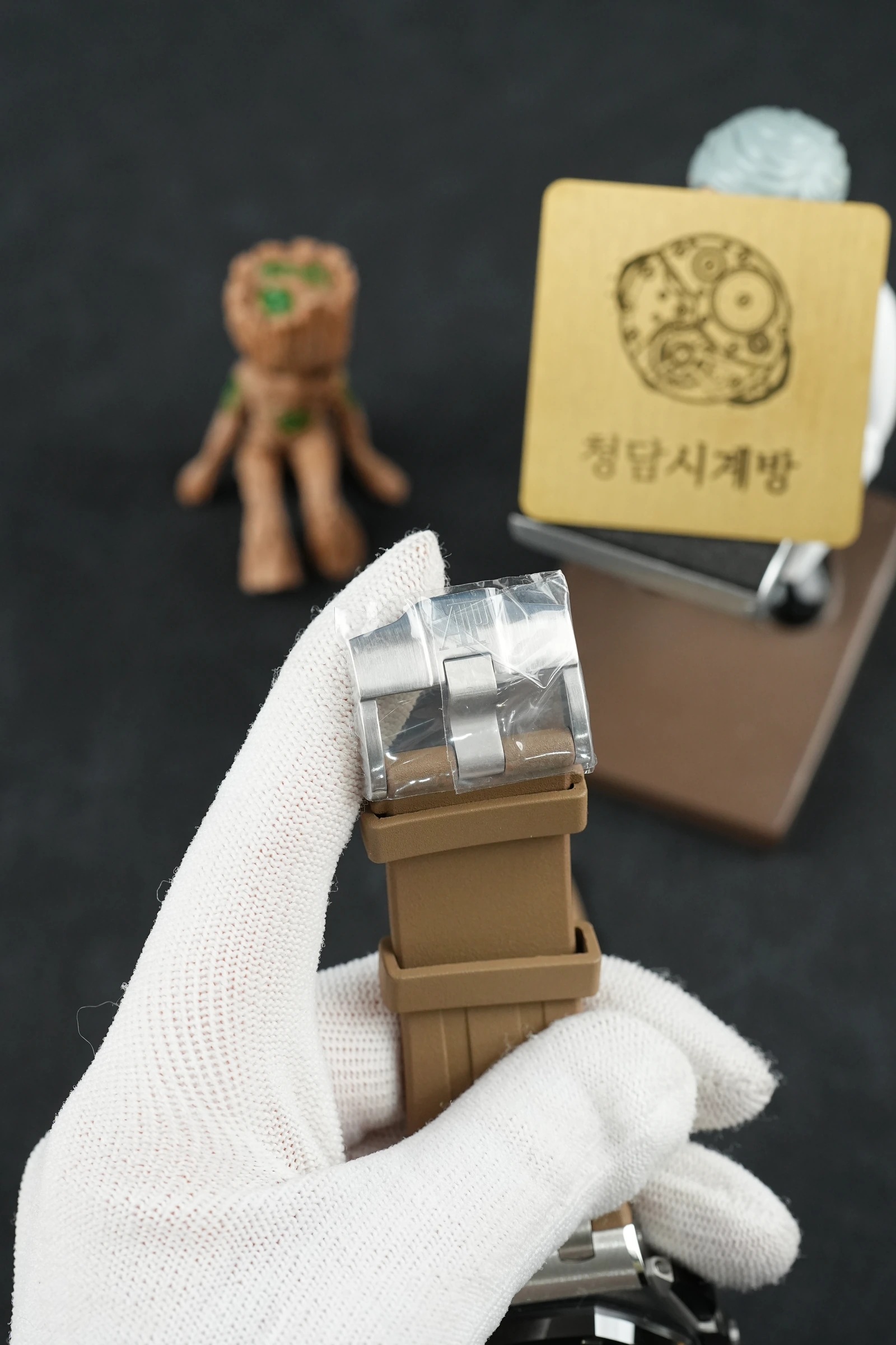 오데마피게 로얄오크 오프쇼어 크로노그래프 브라운 상세 이미지 10