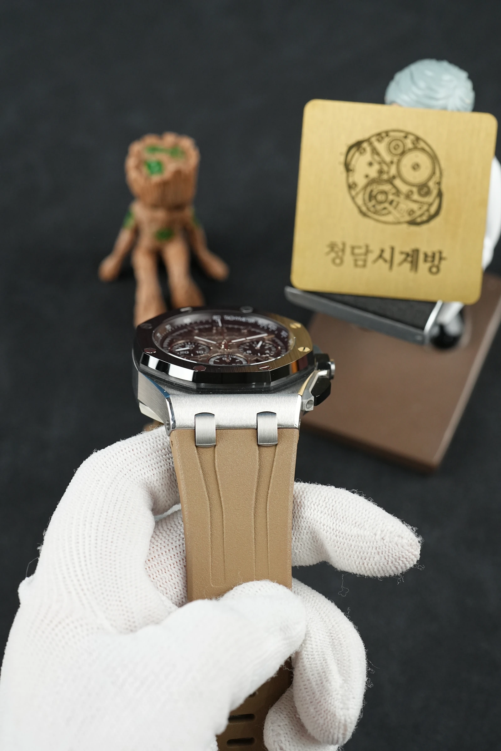 오데마피게 로얄오크 오프쇼어 크로노그래프 브라운 상세 이미지 11