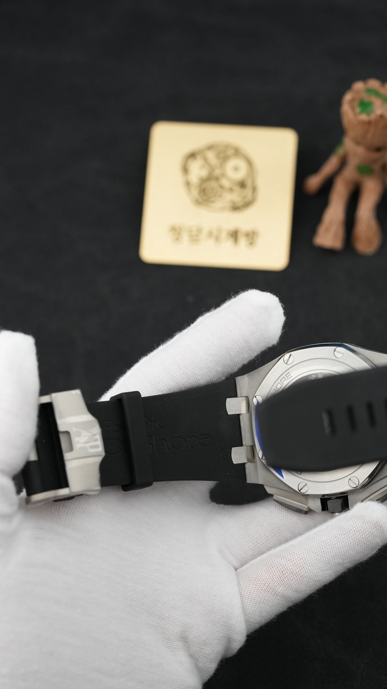 오데마피게 로얄오크 오프쇼어 크로노그래프 화이트 상세 이미지 12
