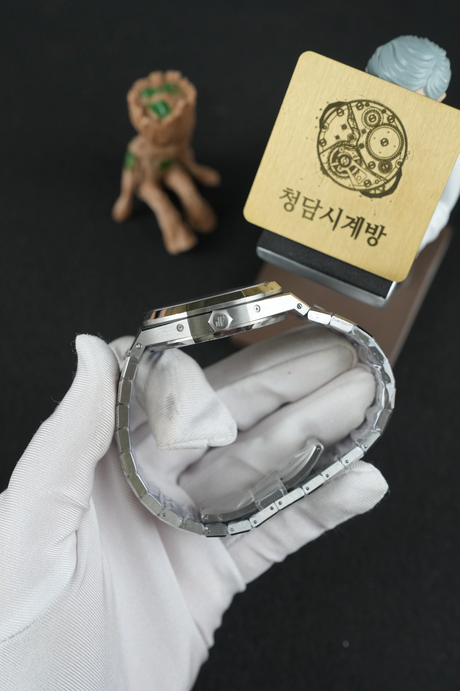 오데마피게 로얄오크 퍼페츄얼캘린더 화이트 상세 이미지 15