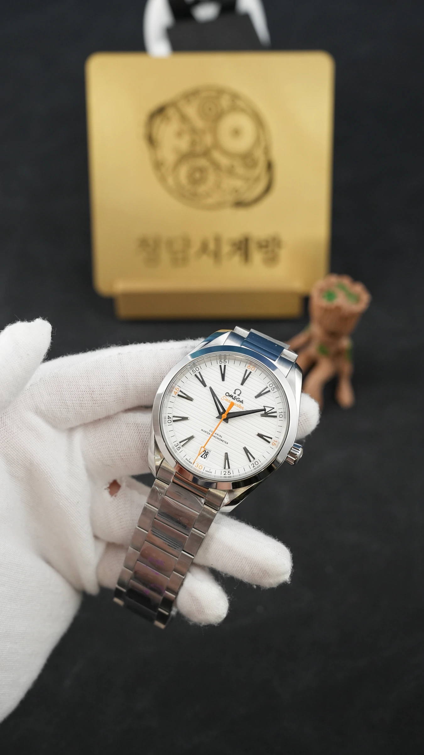 오메가 씨마스터 아쿠아테라 화이트 상세 이미지 15