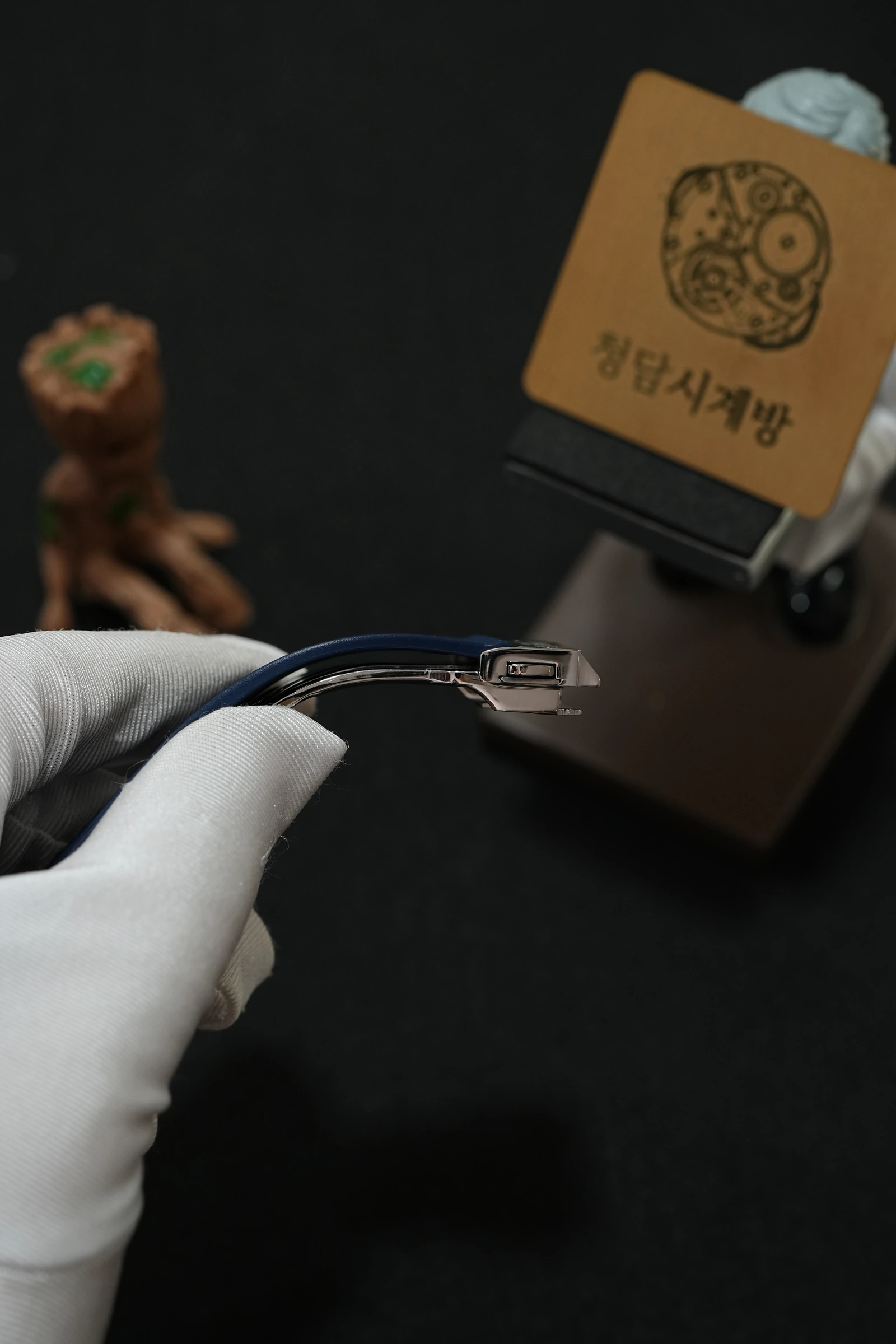 위블로 클래식퓨전 티타늄 크로노그래프 블루 상세 이미지 3