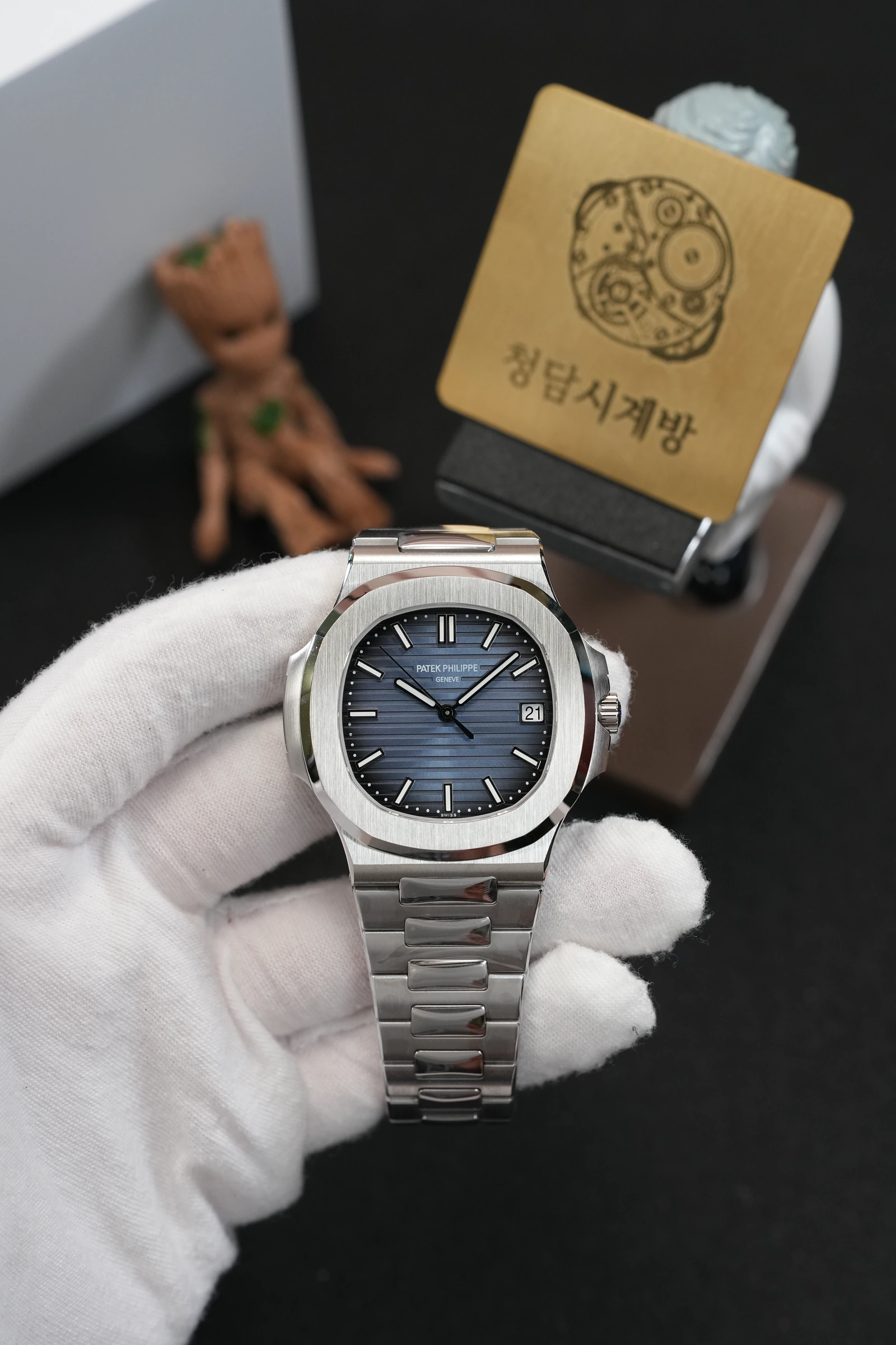 파텍필립 노틸러스 5711 블루 상세 이미지 12