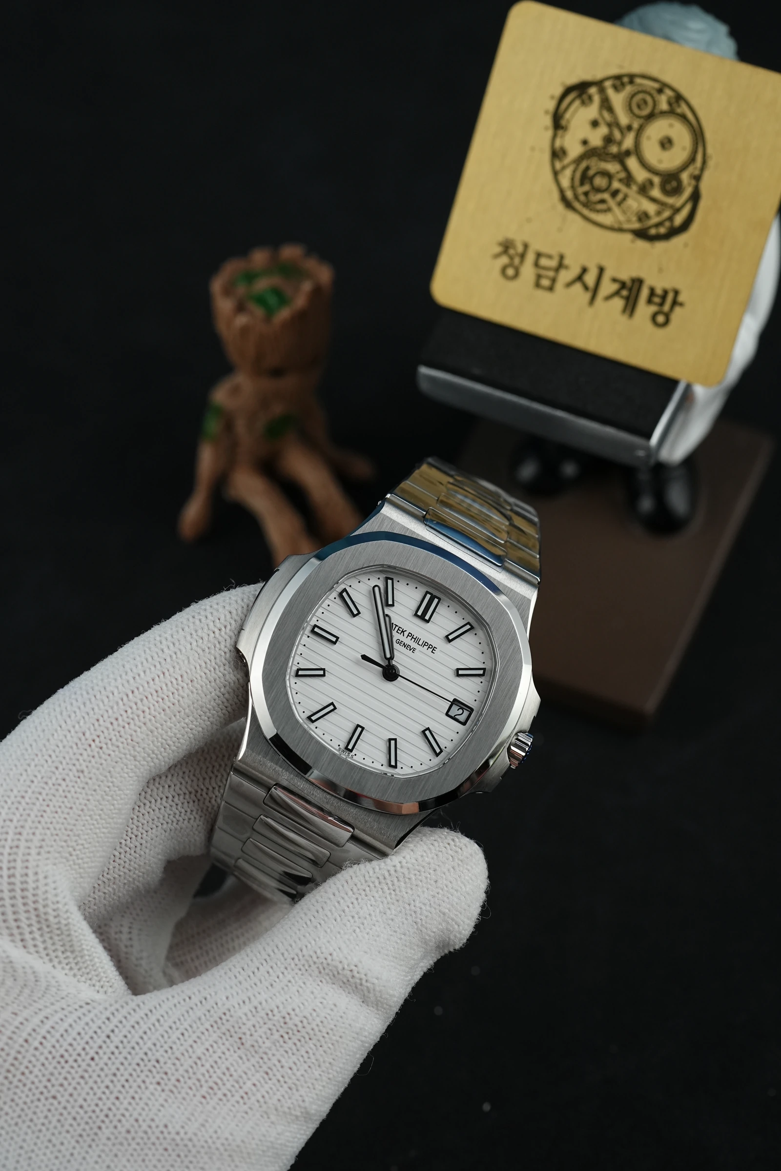 파텍필립 노틸러스 5711 화이트 스틸 상세 이미지 4