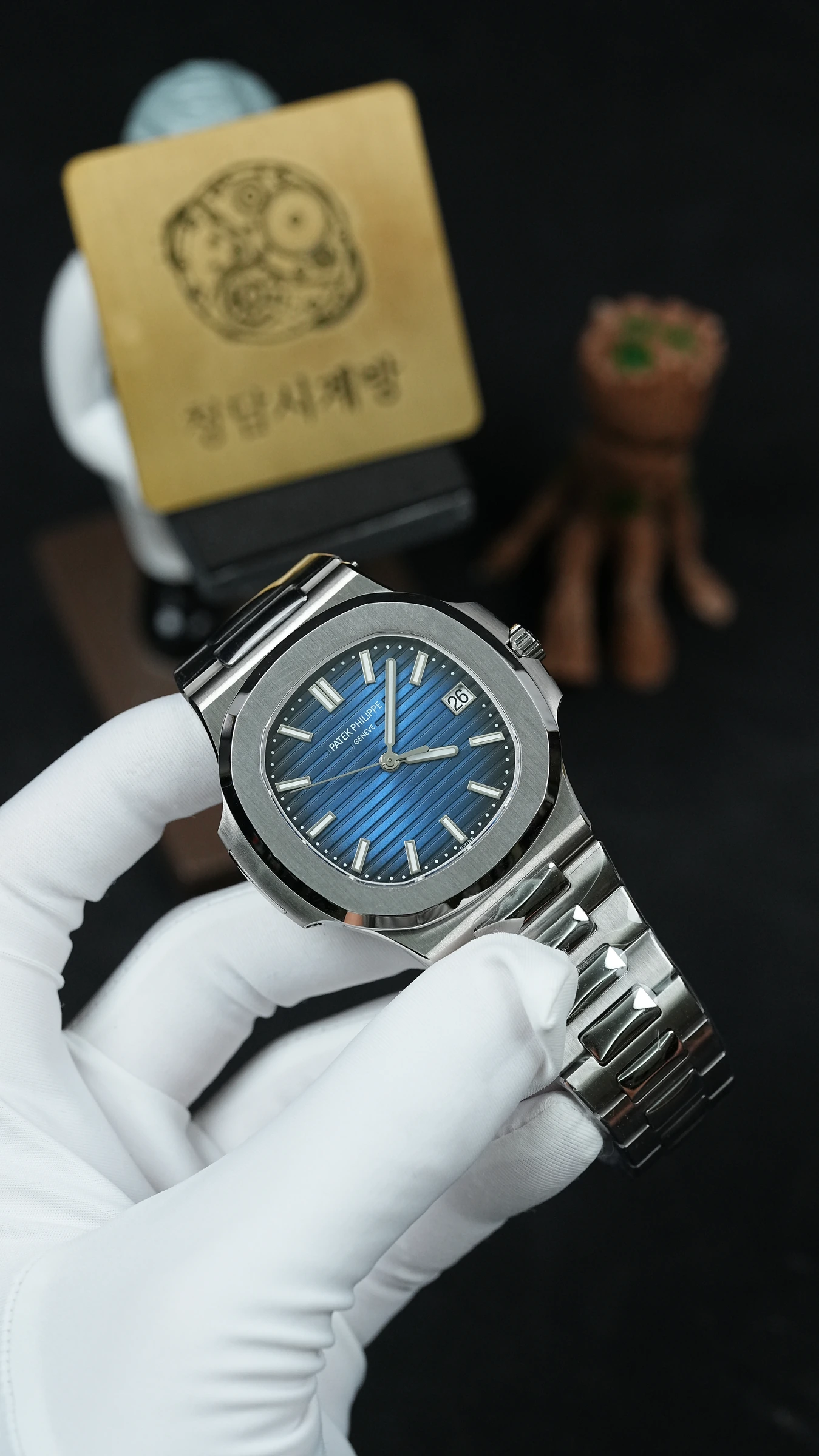 파텍필립 노틸러스 5811 블루 상세 이미지 6
