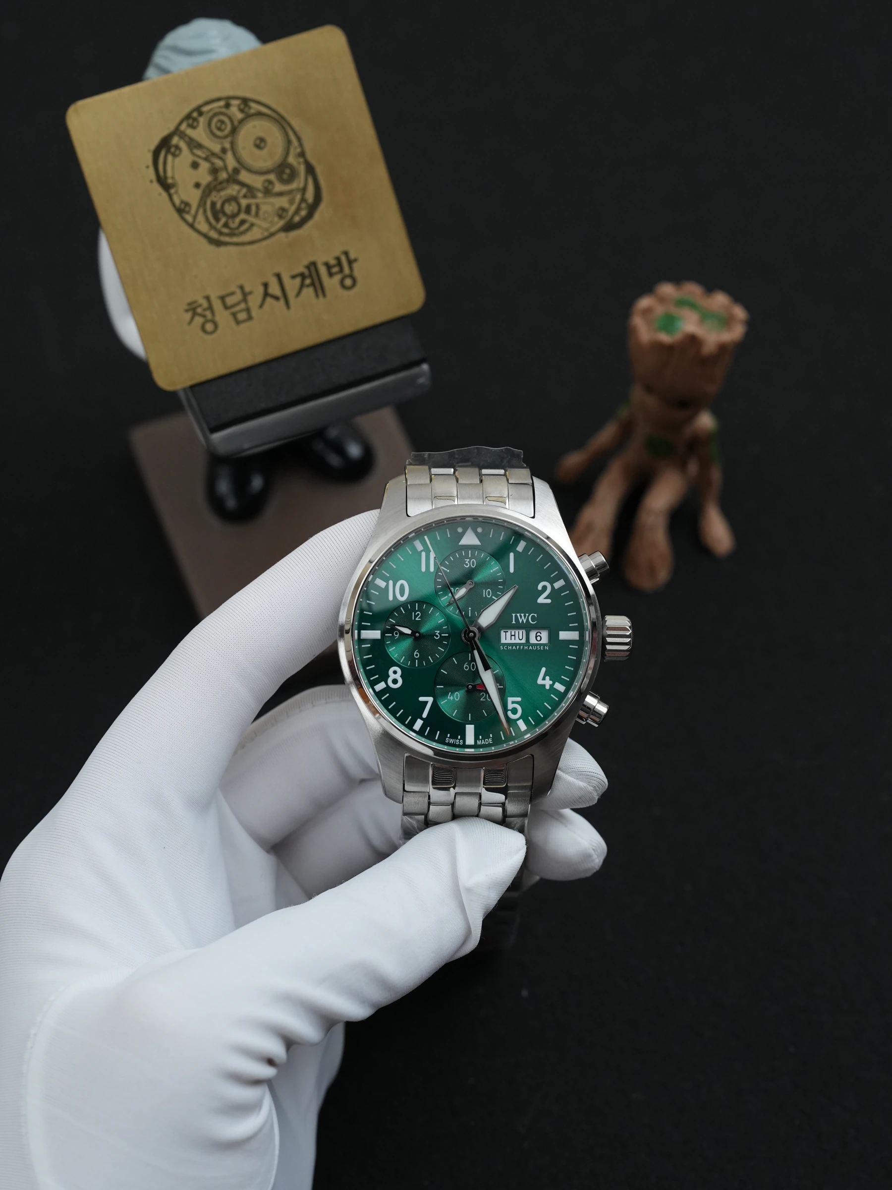 IWC 파일럿 워치 크로노그래프 그린 상품 이미지 1