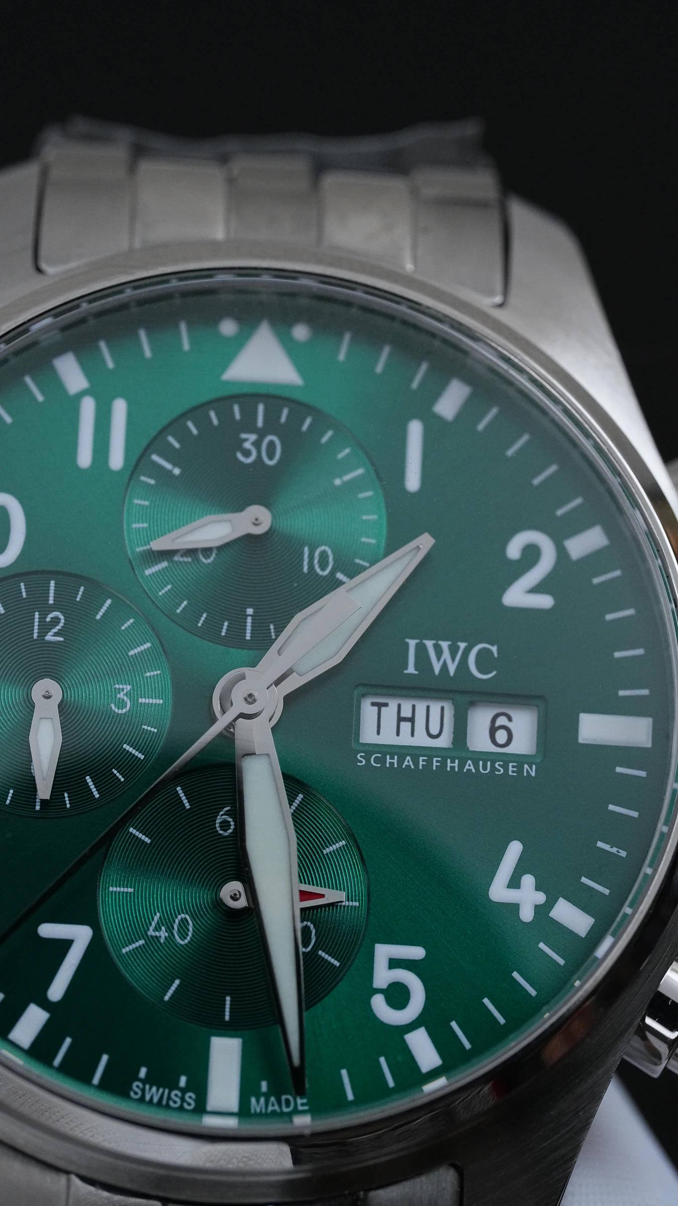 IWC 파일럿 워치 크로노그래프 그린 상세 이미지 5