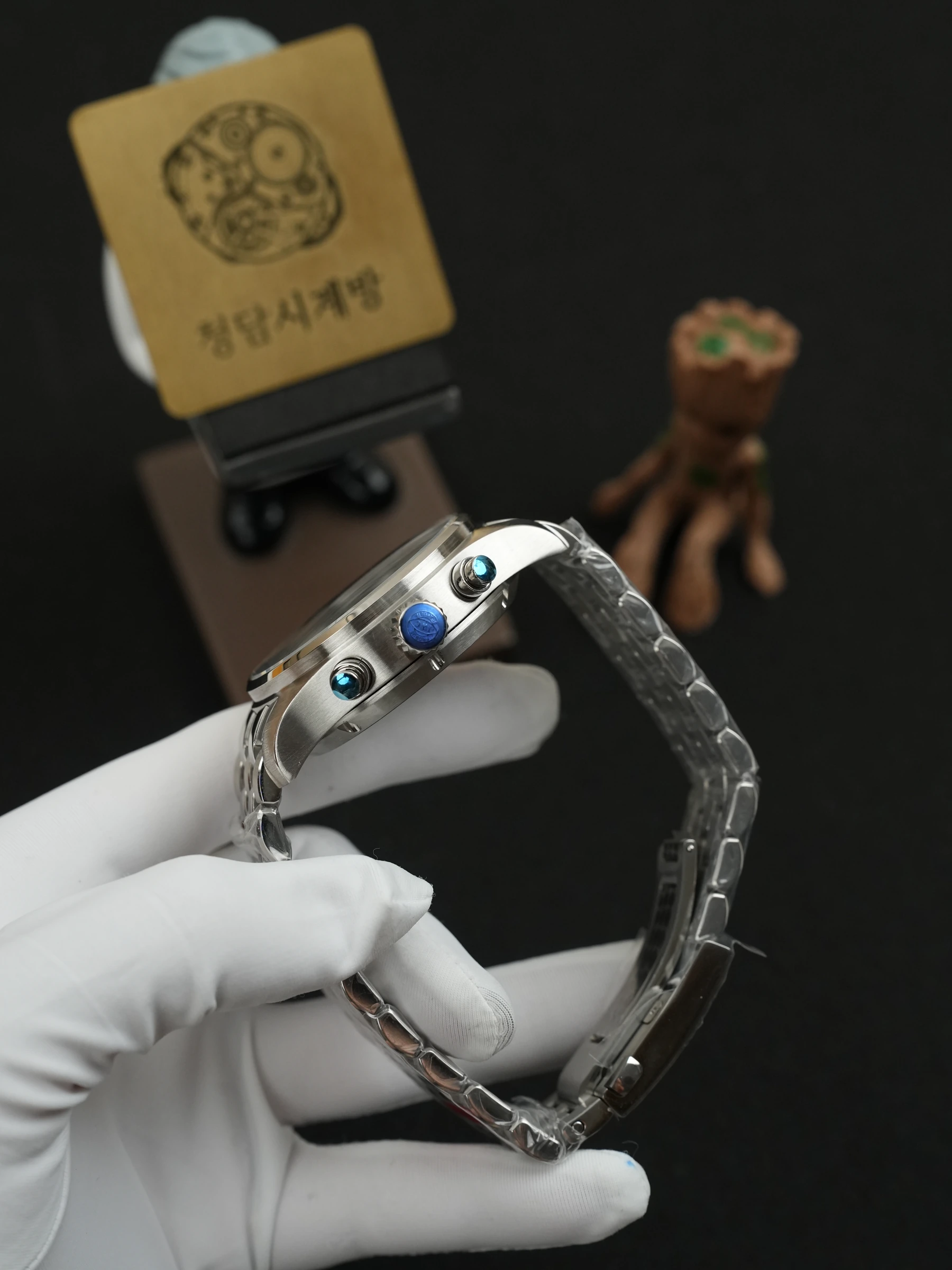 IWC 파일럿 워치 크로노그래프 그린 상세 이미지 12