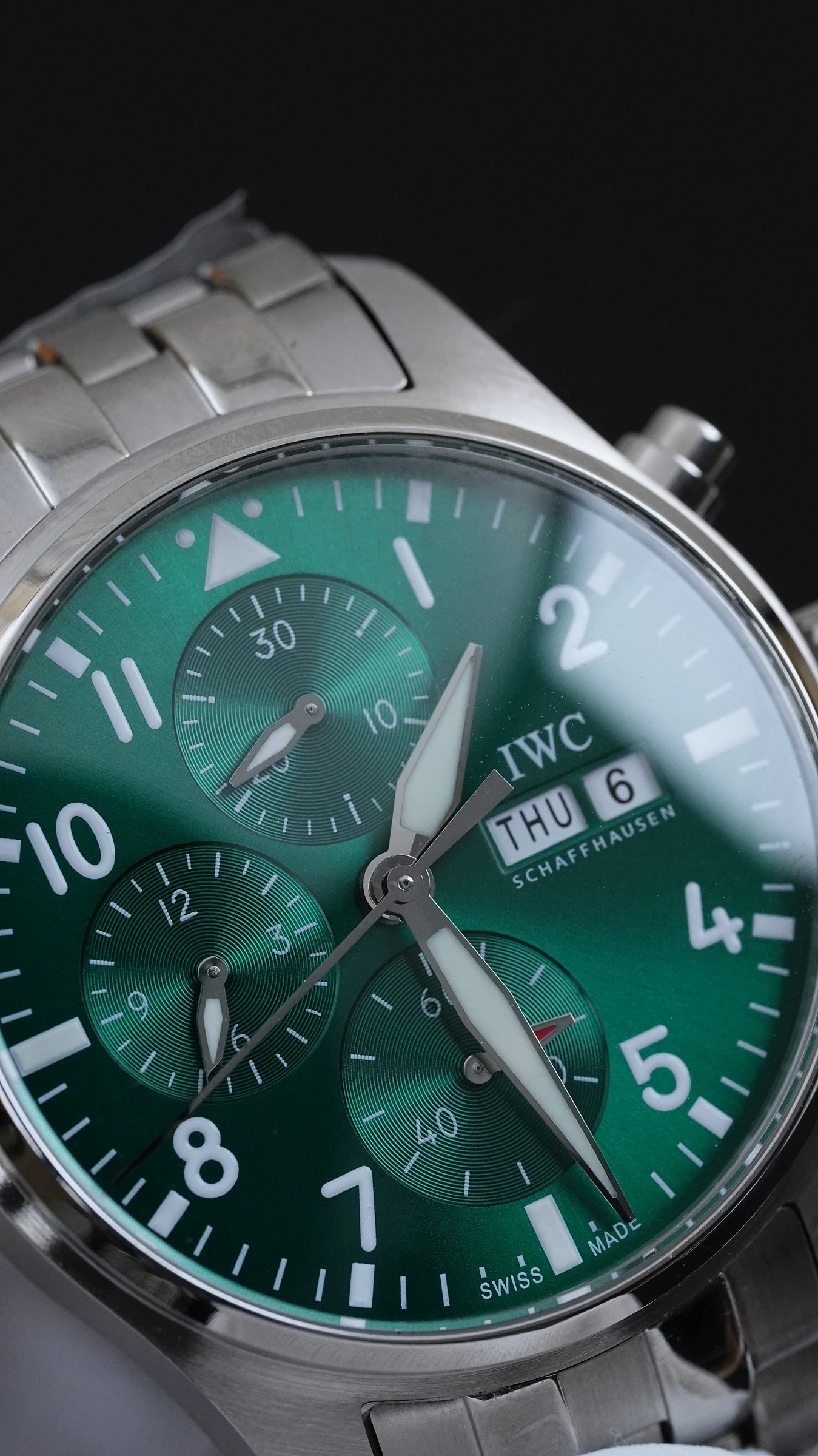 IWC 파일럿 워치 크로노그래프 그린 상세 이미지 13