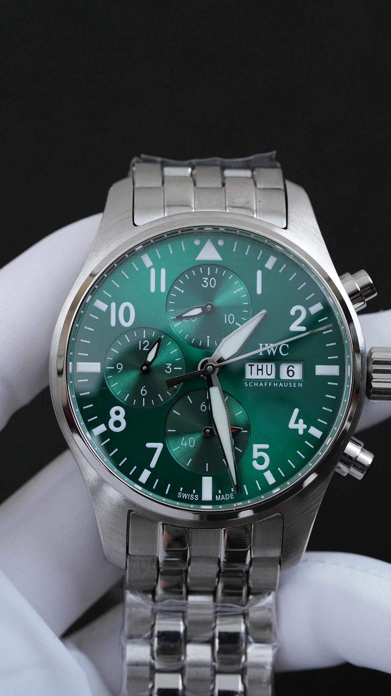 IWC 파일럿 워치 크로노그래프 그린 상세 이미지 14
