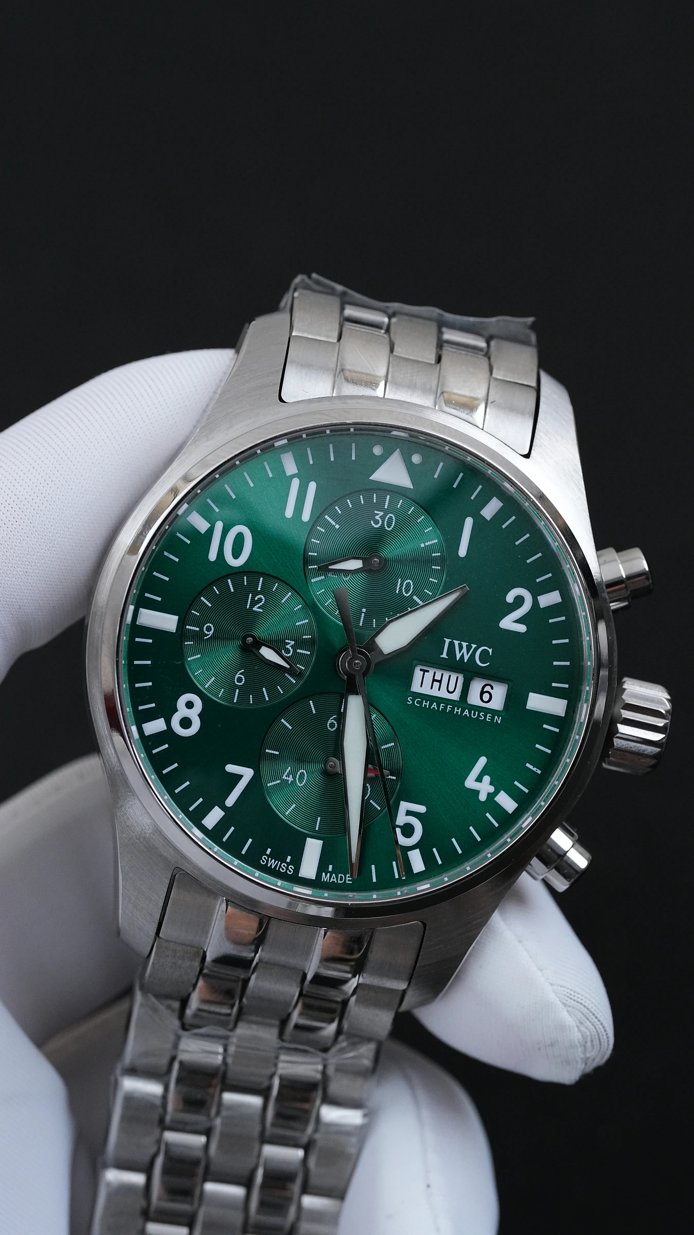 IWC 파일럿 워치 크로노그래프 그린 상세 이미지 21
