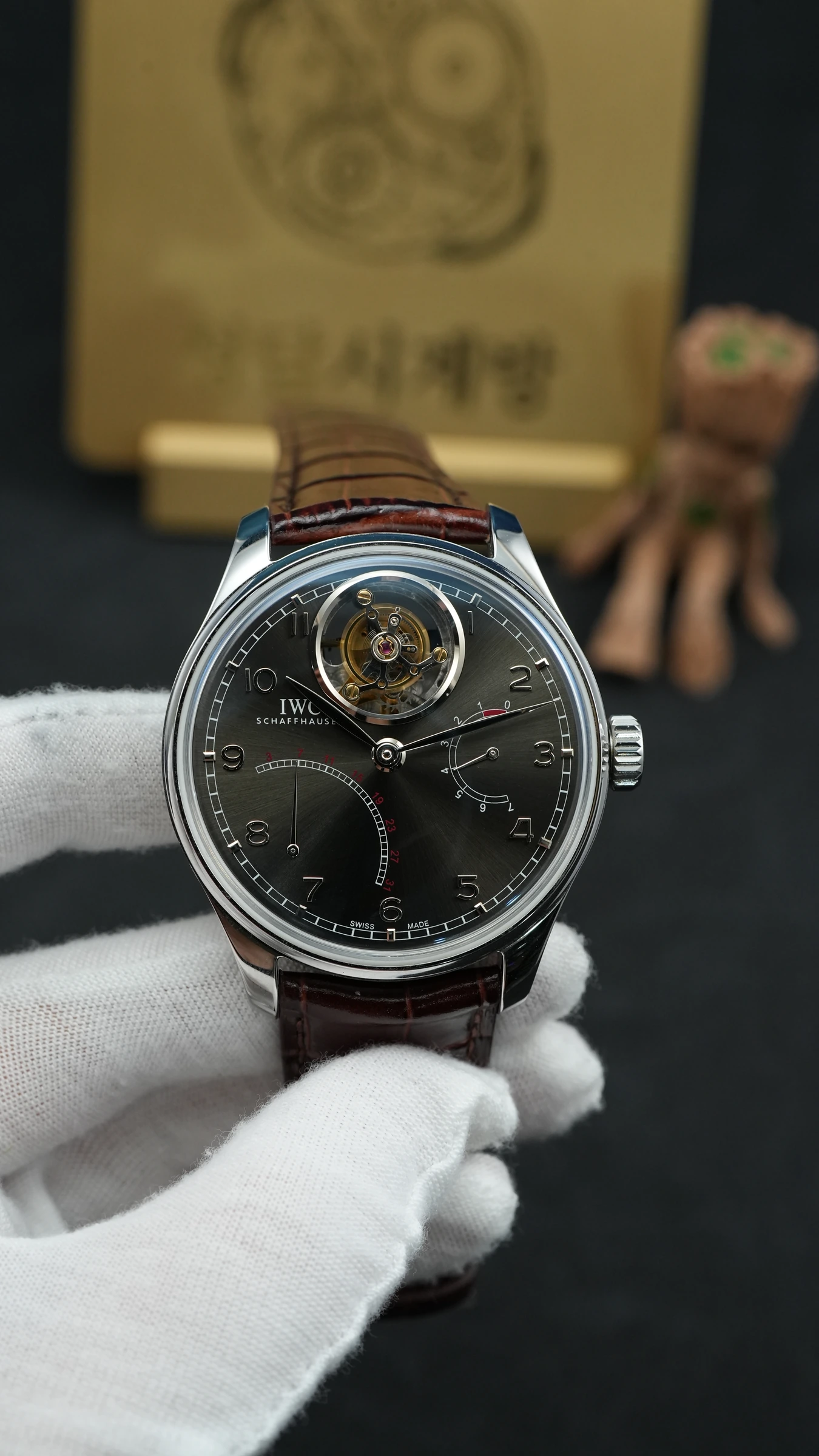 IWC 포르투기저 뚜르비용 그레이 상세 이미지 5