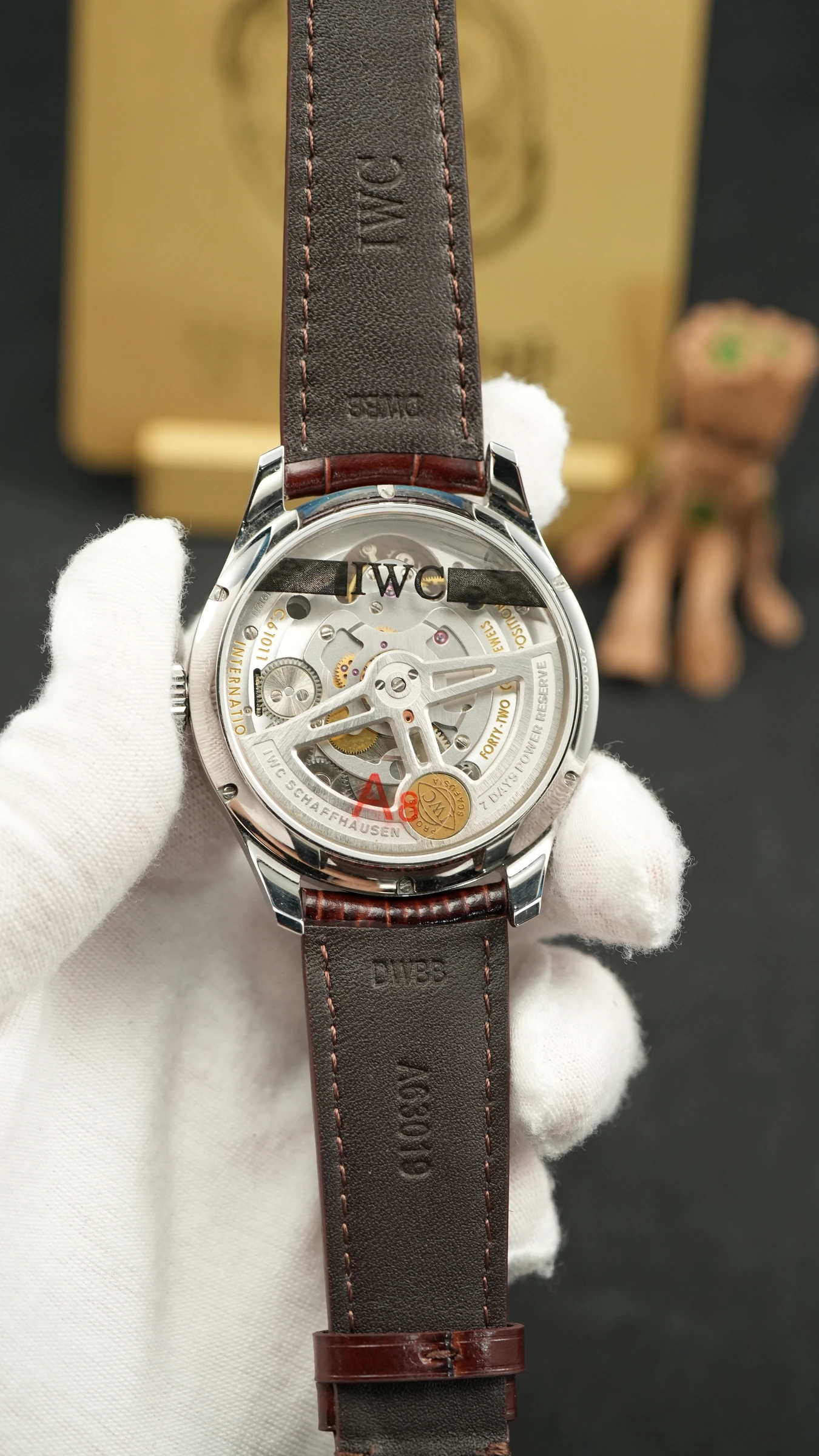 IWC 포르투기저 뚜르비용 그레이 상세 이미지 14