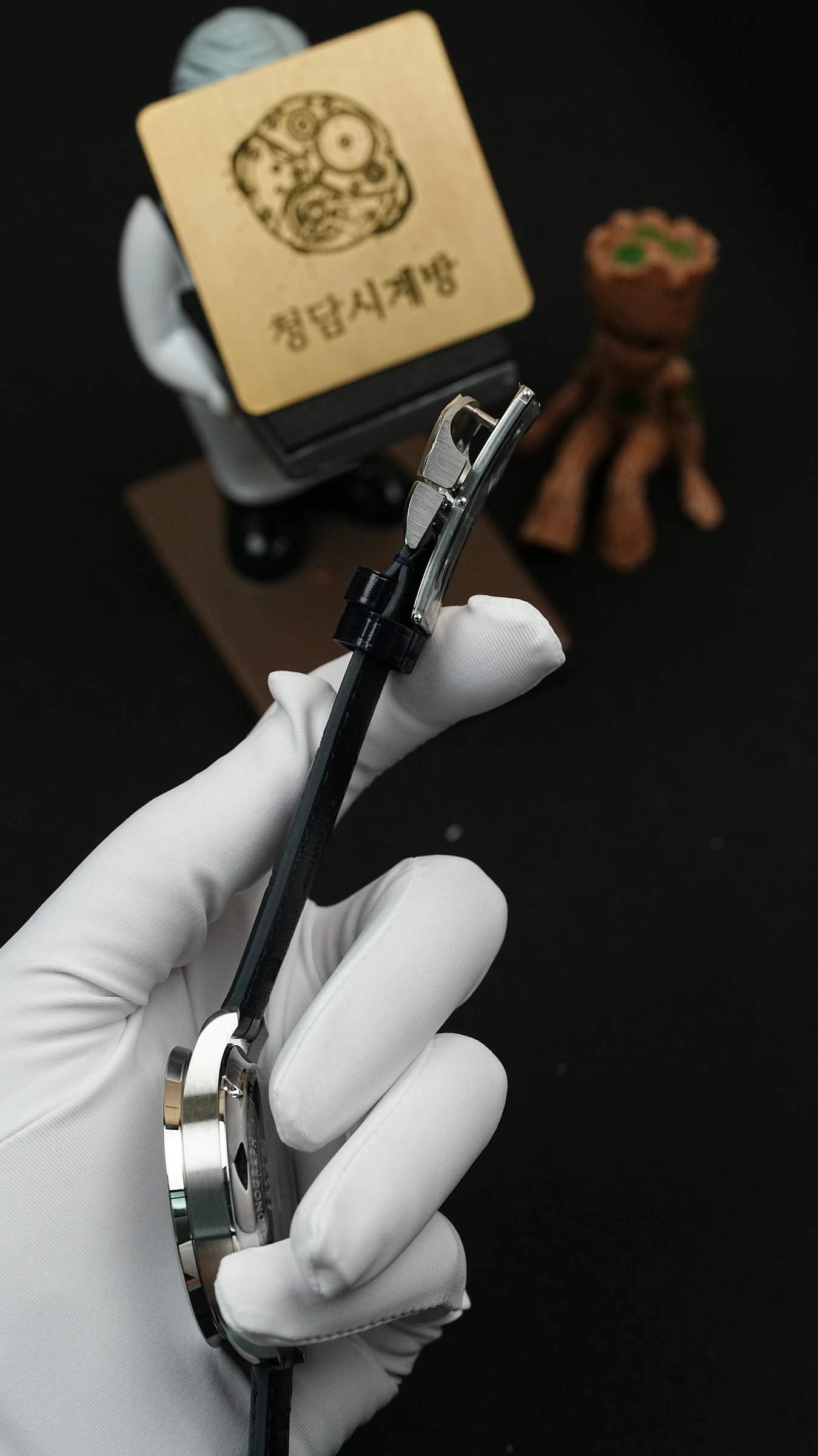 IWC 포르투기저 크로노 블루핸즈 상세 이미지 3
