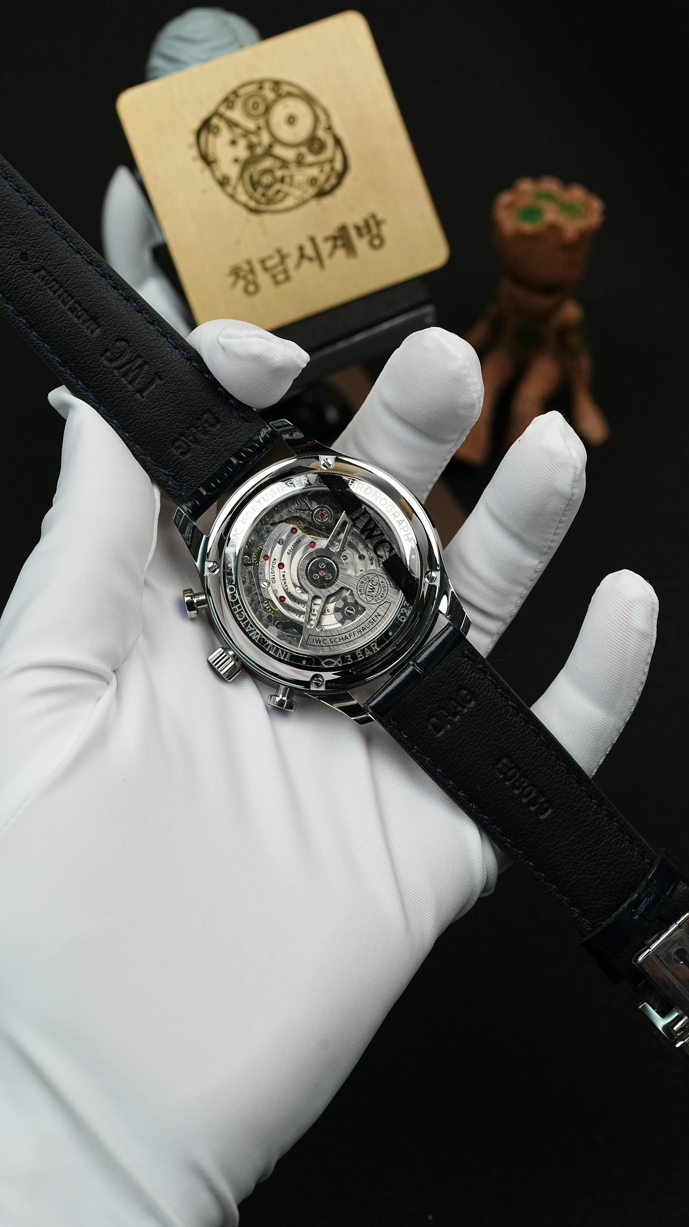 IWC 포르투기저 크로노 블루핸즈 상세 이미지 12
