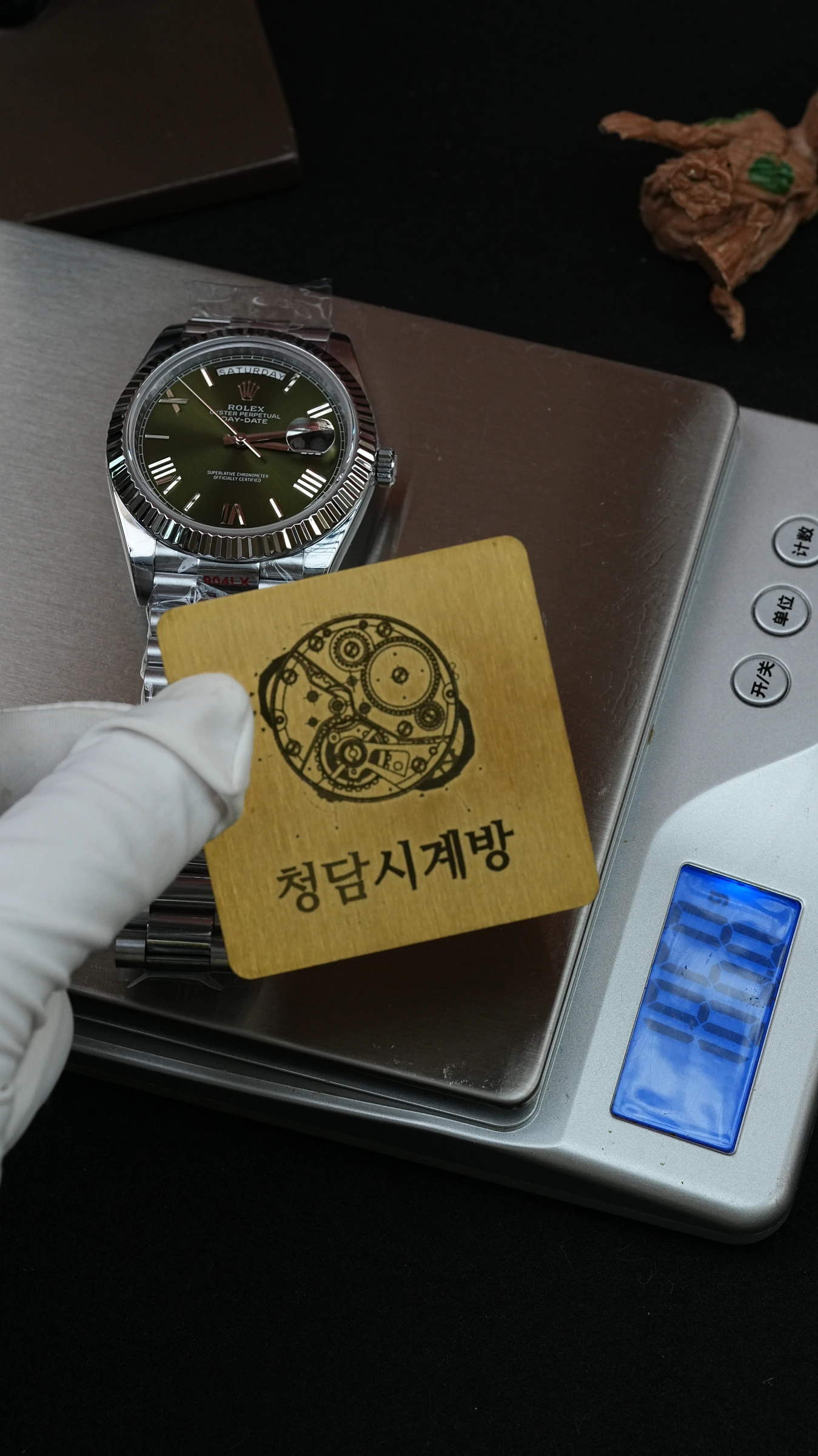 롤렉스 데이데이트 화이트골드 올리브그린 상세 이미지 10