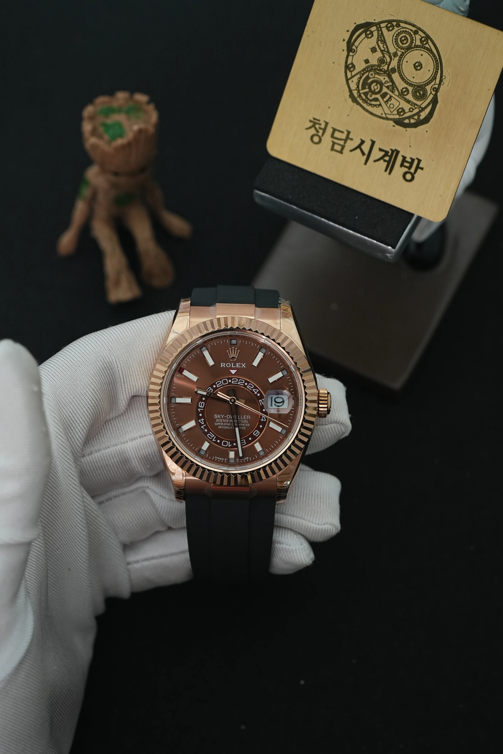 롤렉스 스카이드웰러 초코 로즈골드 러버 상품 이미지 1
