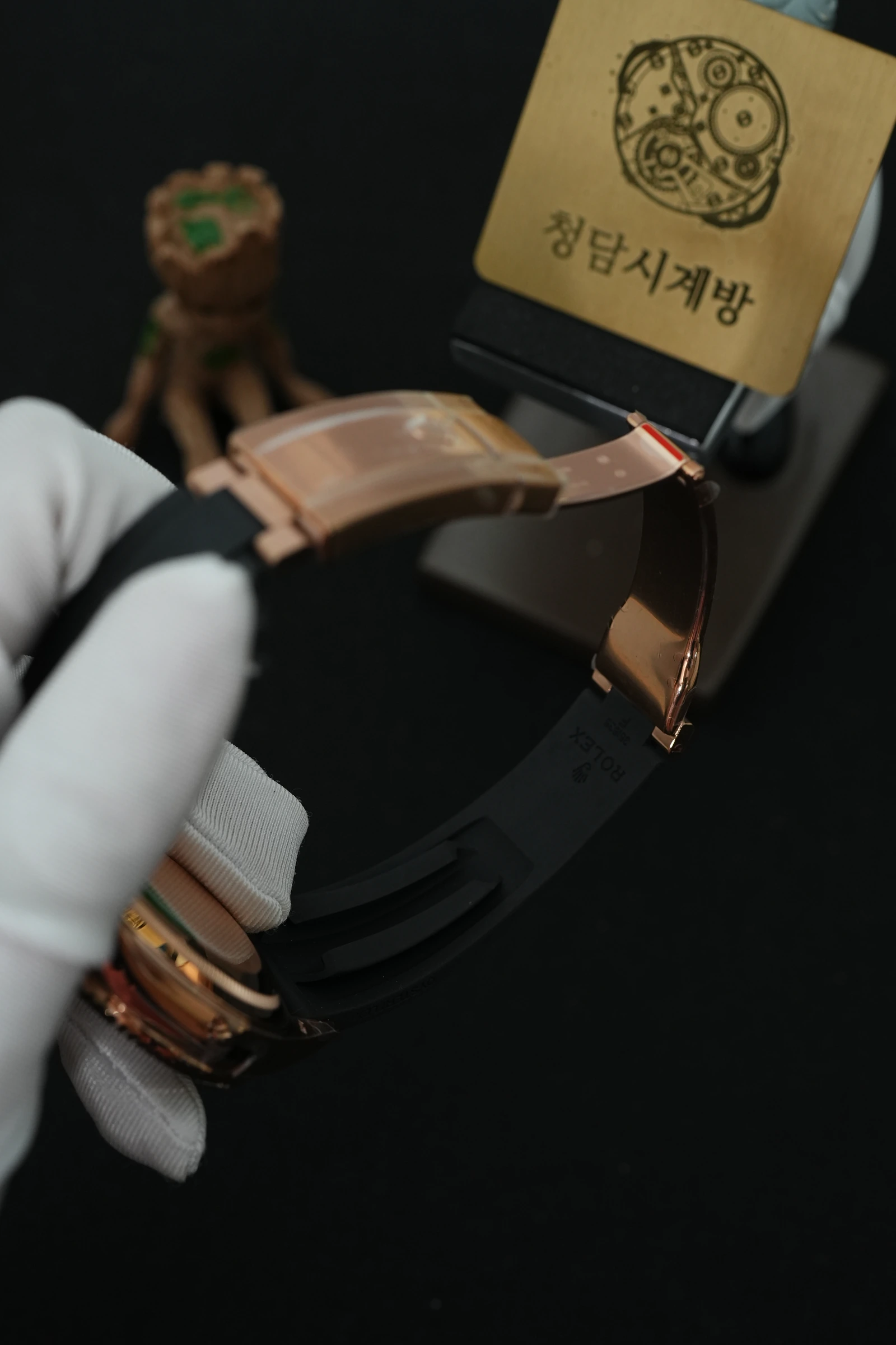 롤렉스 스카이드웰러 초코 로즈골드 러버 상세 이미지 18