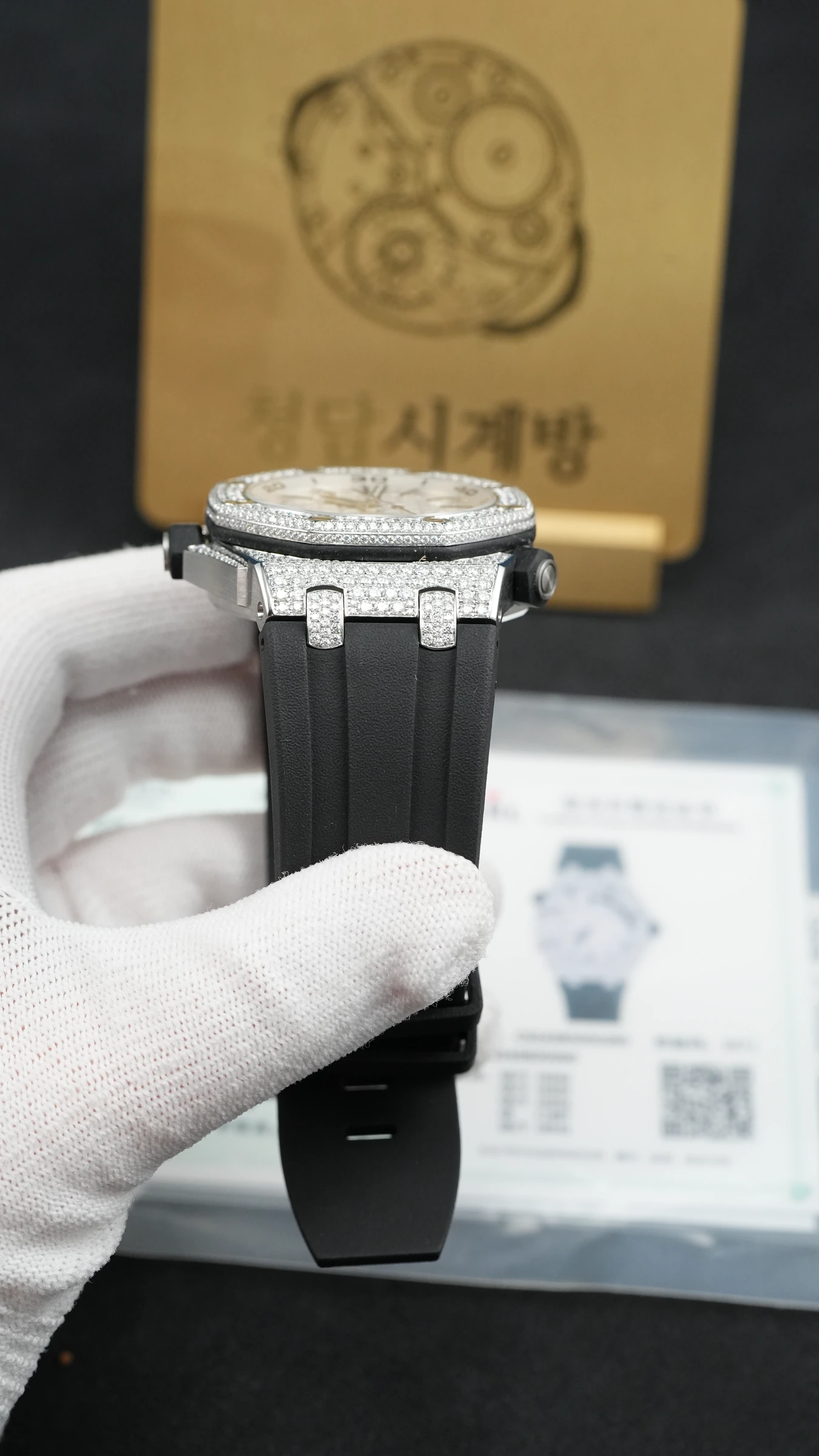 오데마피게 로얄오크 오프쇼어 15710ST 다이버 화이트 격자판 보석세팅 커스텀 상세 이미지 5
