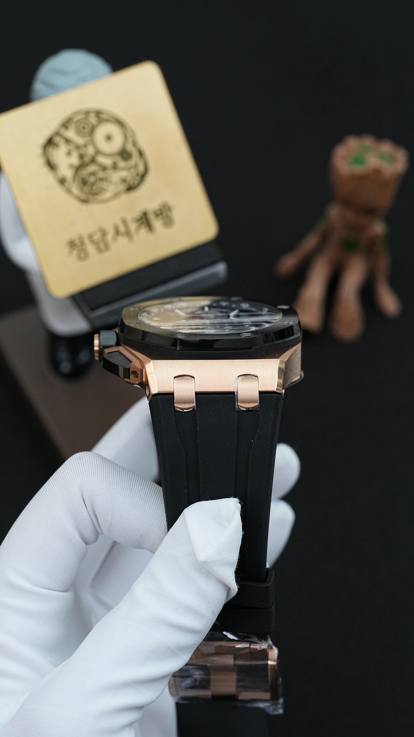 오데마피게 로얄오크 오프쇼어 크로노그래프 26420RO 로즈골드 블랙 상세 이미지 5