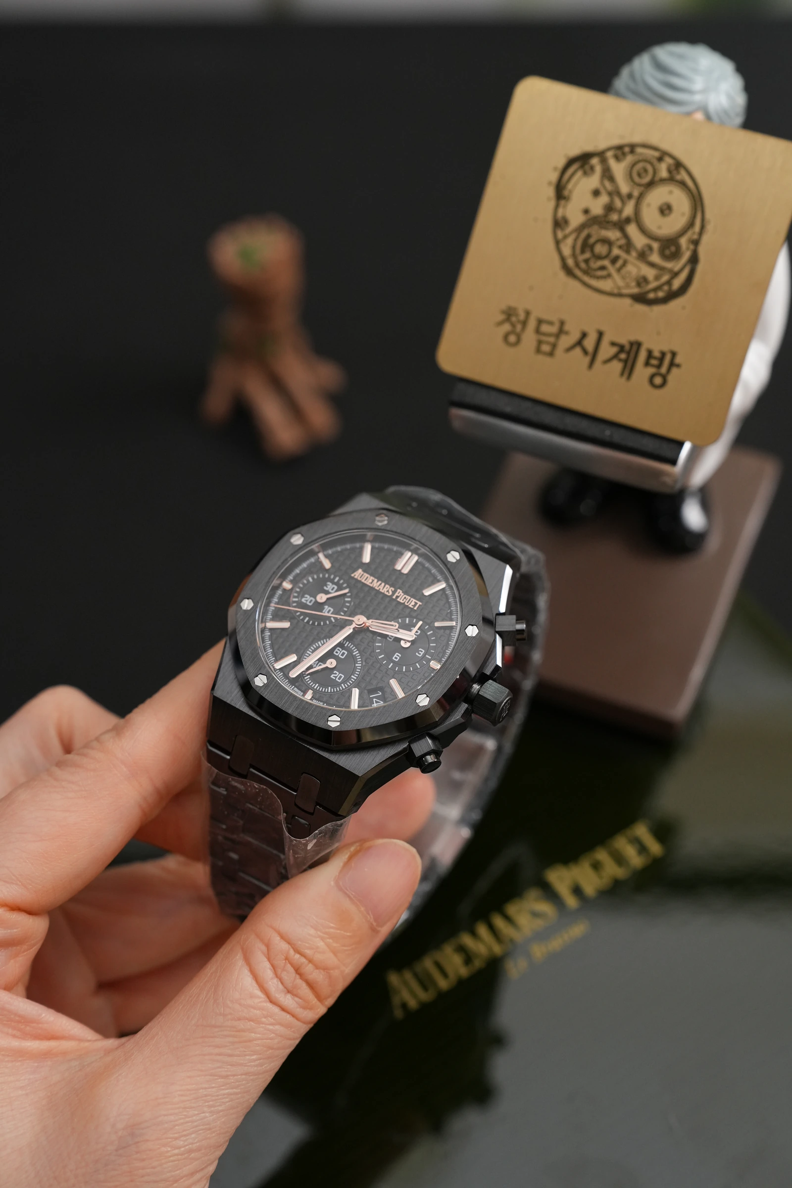오데마피게 로얄오크 크로노그래프 26240CE 50주년 블랙 세라믹 상세 이미지 4