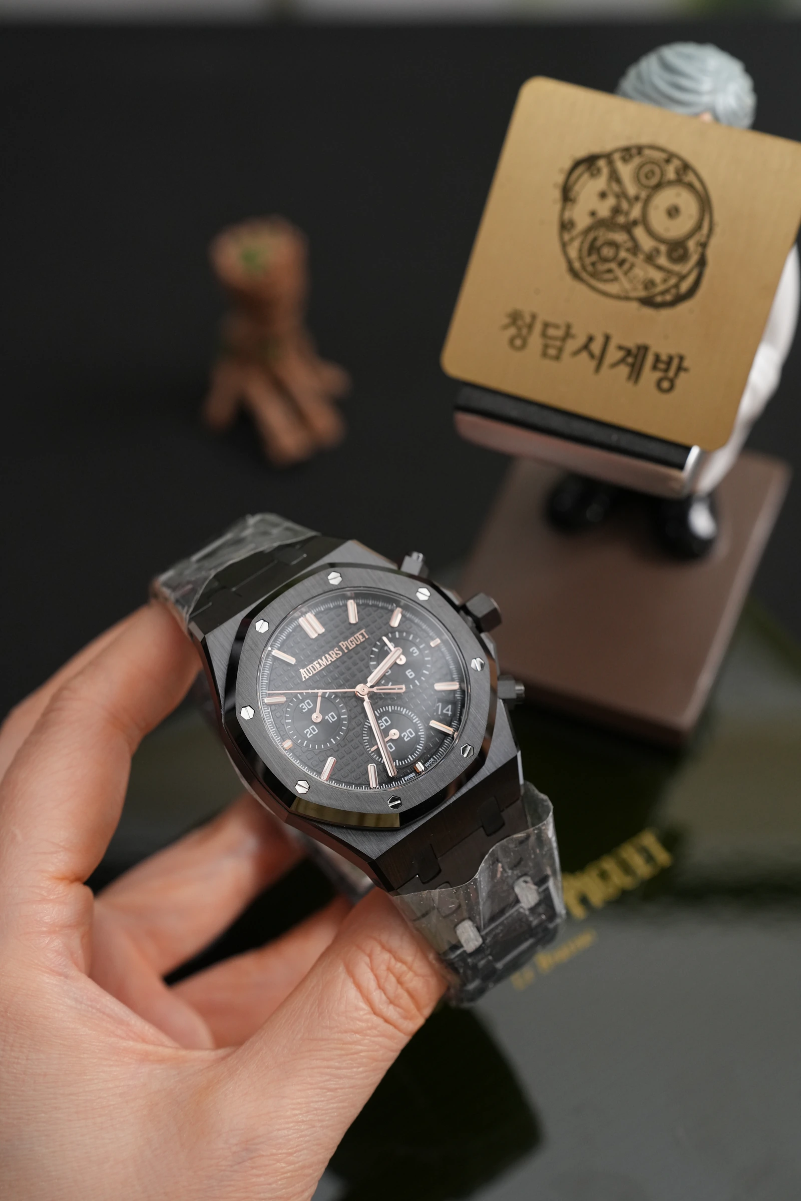 오데마피게 로얄오크 크로노그래프 26240CE 50주년 블랙 세라믹 상세 이미지 8