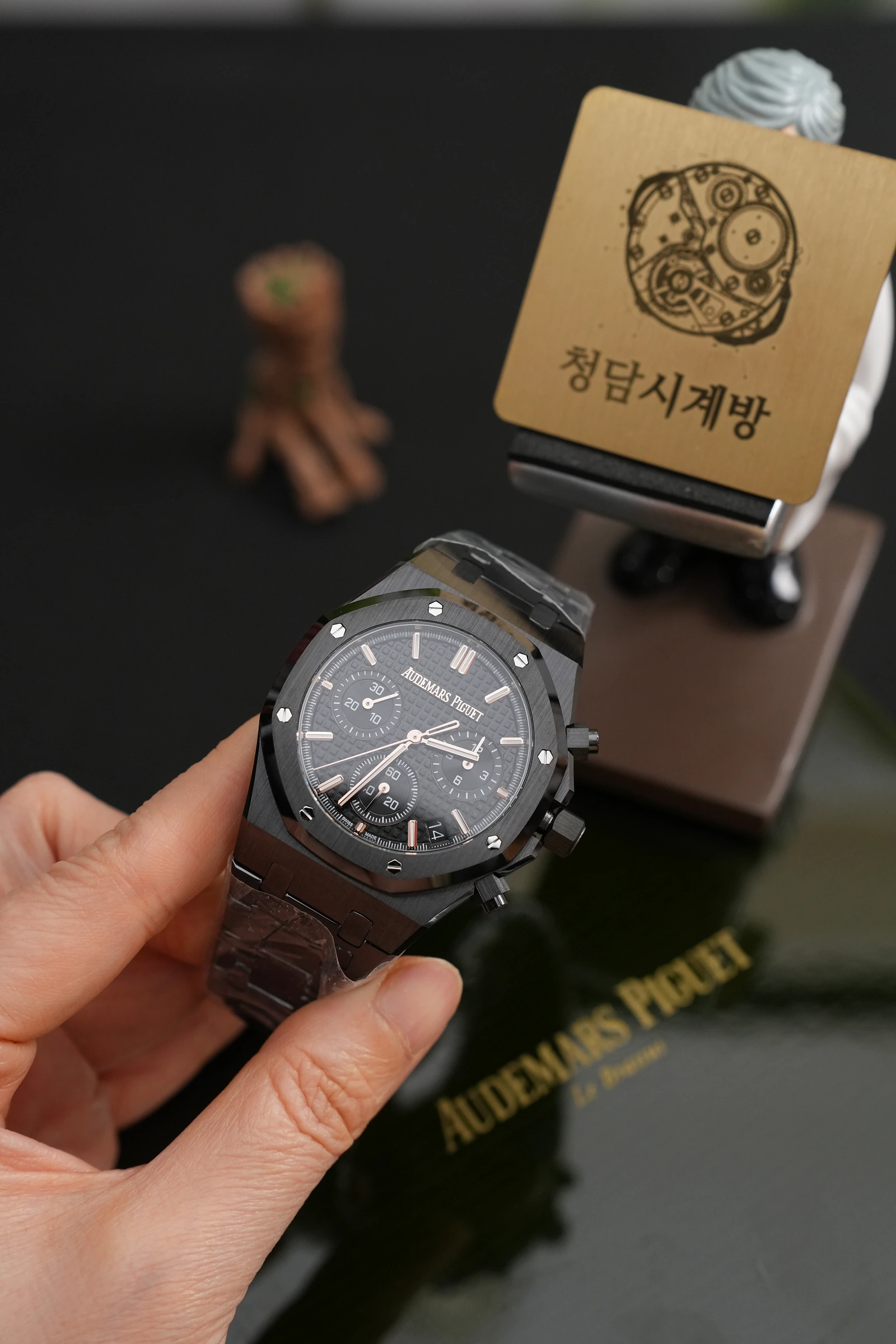 오데마피게 로얄오크 크로노그래프 26240CE 50주년 블랙 세라믹 상세 이미지 9