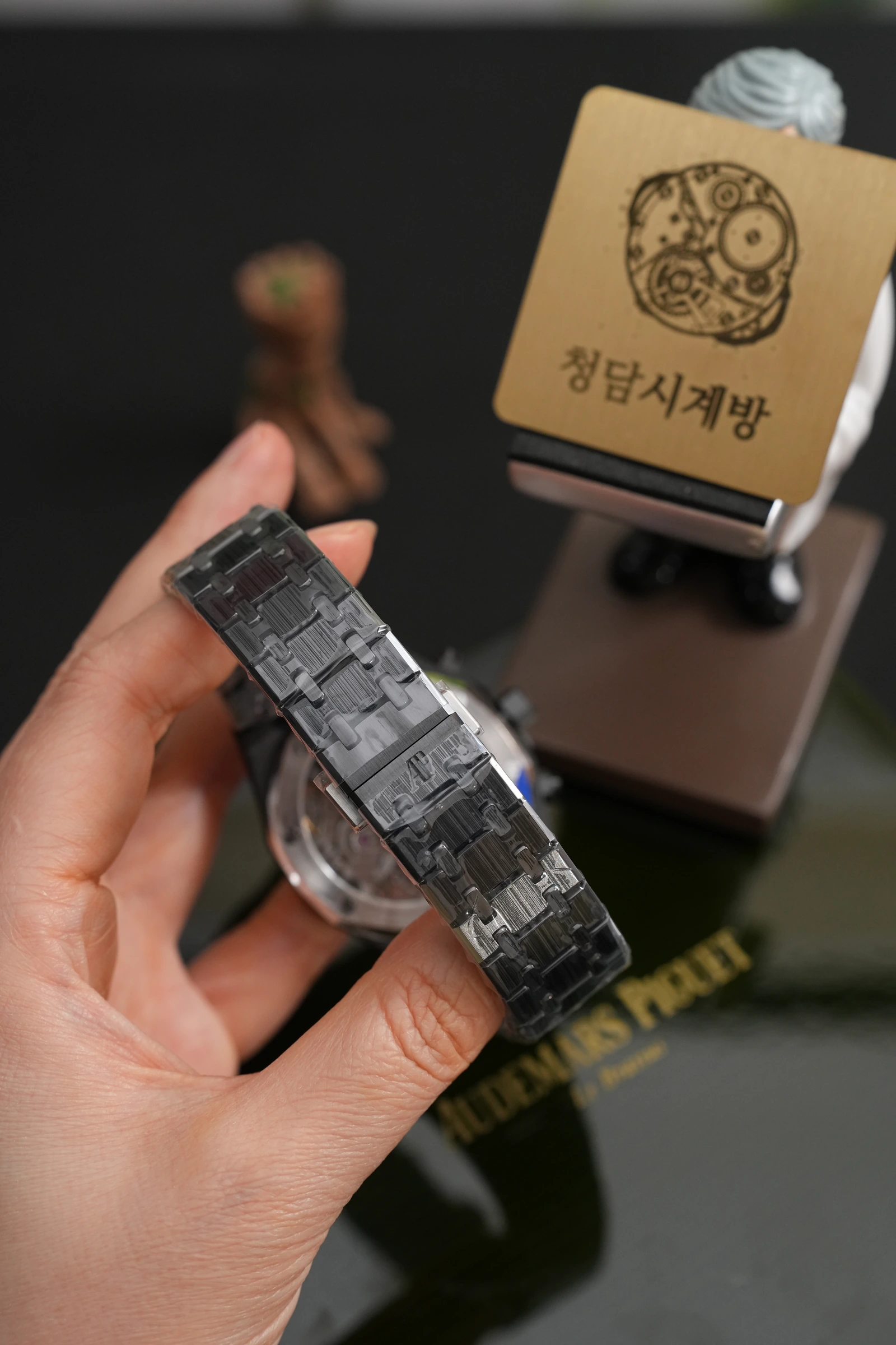 오데마피게 로얄오크 크로노그래프 26240CE 50주년 블랙 세라믹 상세 이미지 15