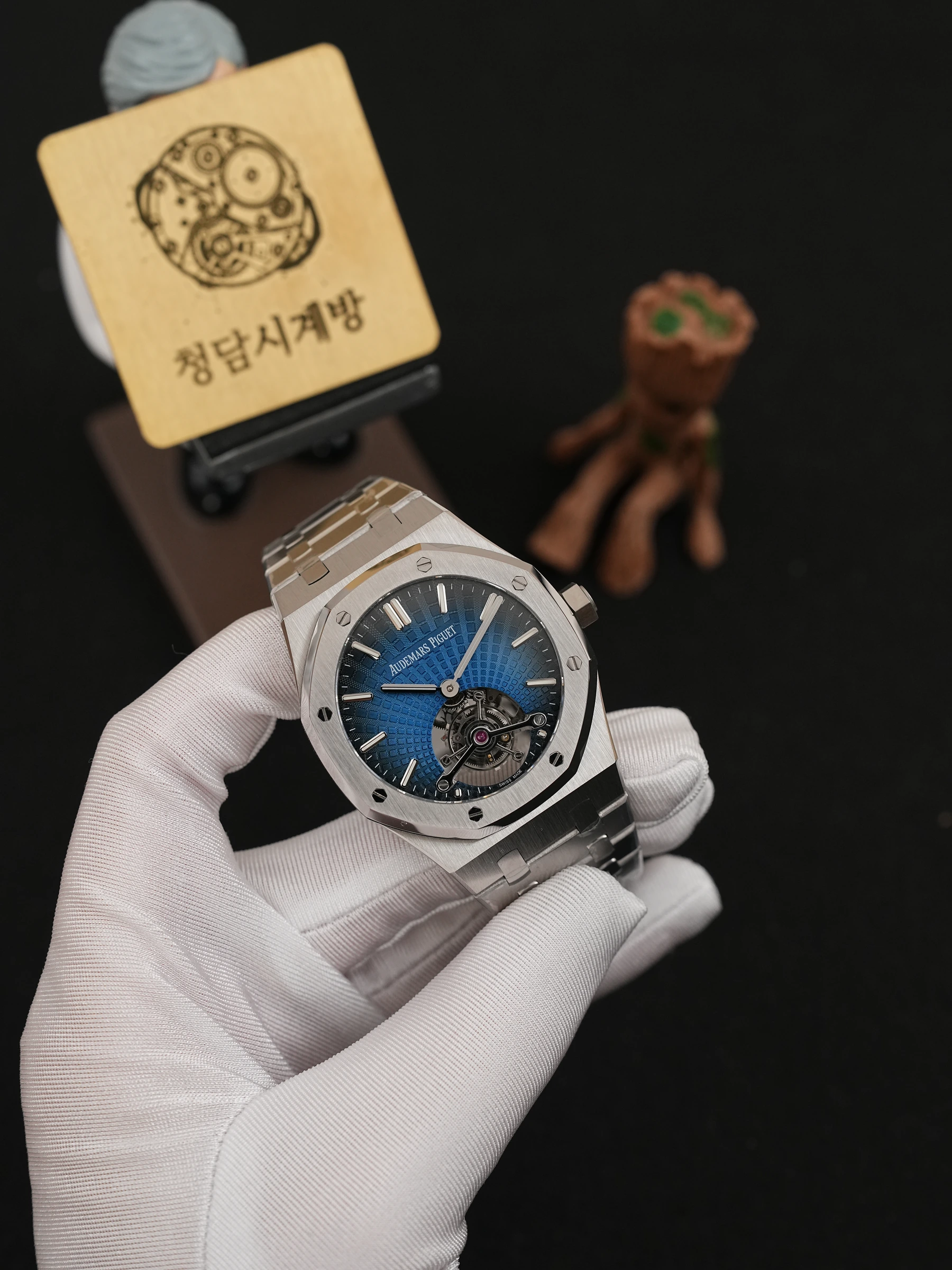 오데마피게 로얄오크 26730ST 투르비용 블루 상세 이미지 14