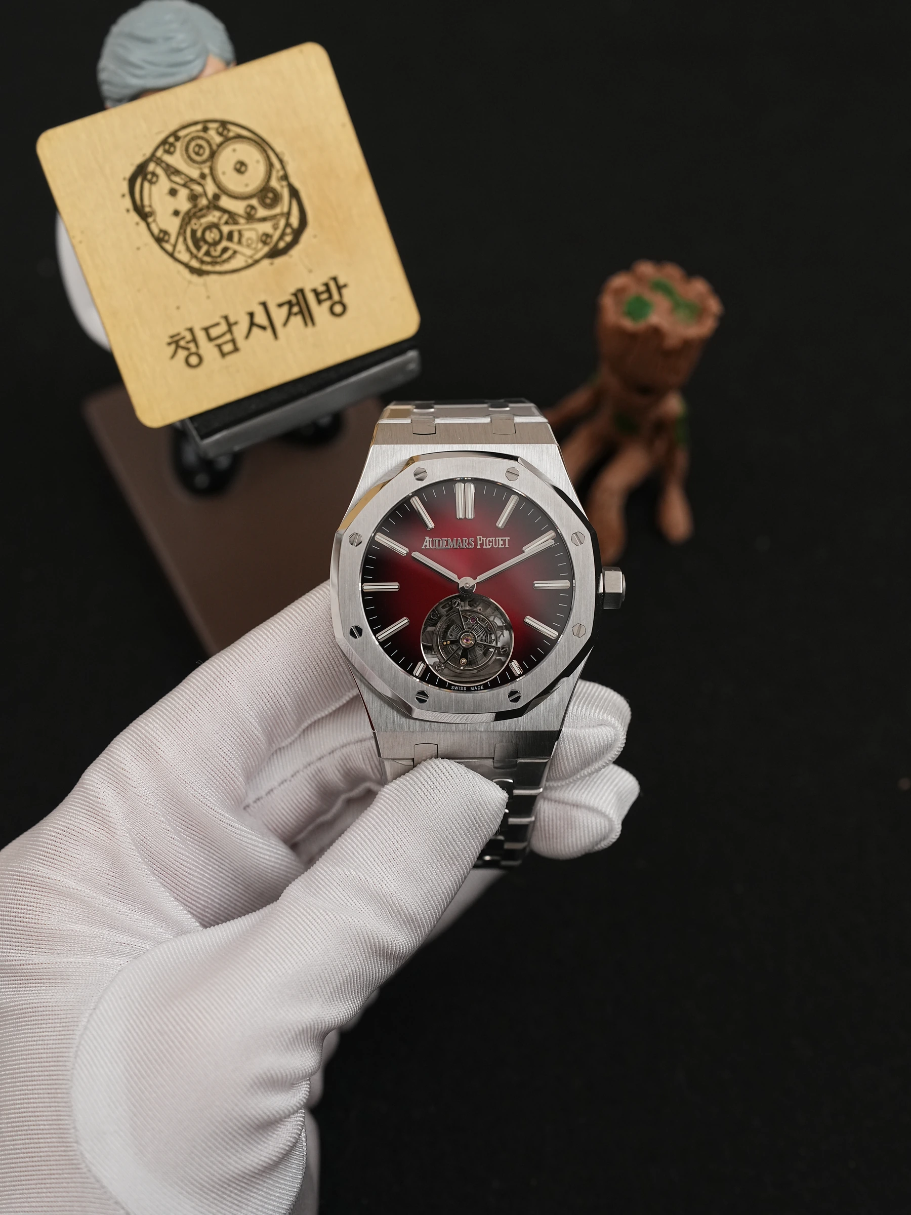 오데마피게 로얄오크 26730ST 투르비용 버건디 상품 이미지 1