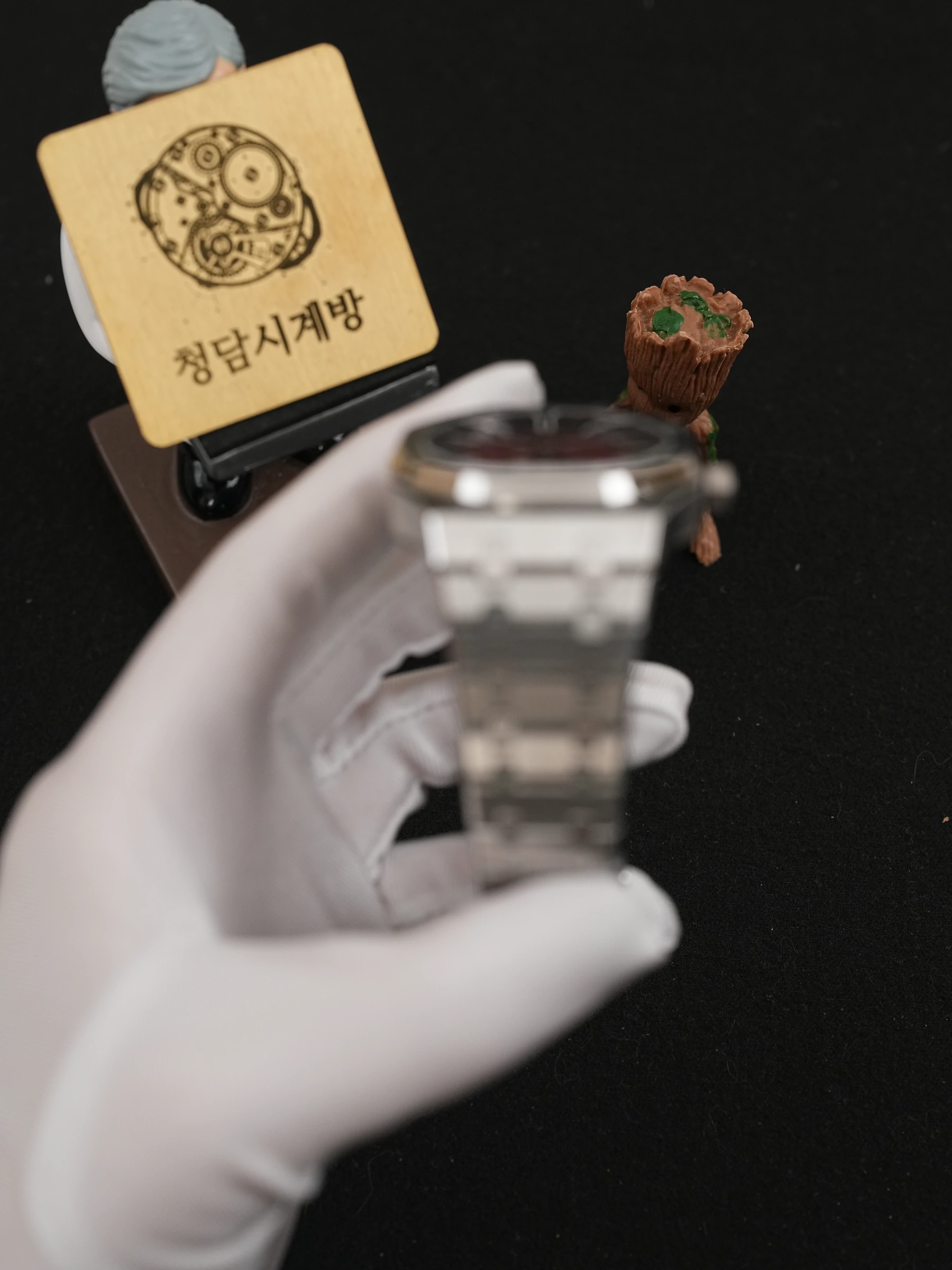 오데마피게 로얄오크 26730ST 투르비용 버건디 상세 이미지 10