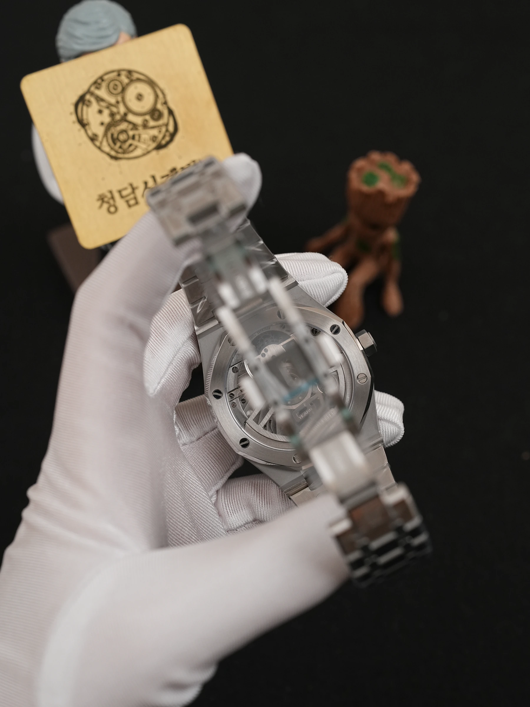 오데마피게 로얄오크 26730ST 투르비용 버건디 상세 이미지 11