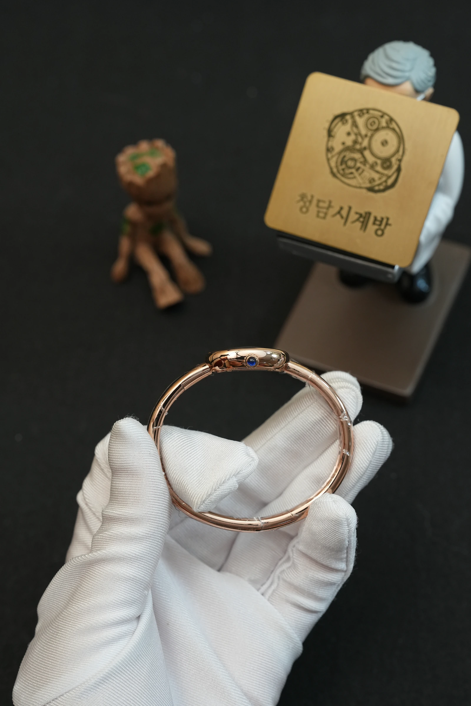 까르띠에 베누아 화이트 로즈톤 뱅글 상세 이미지 12