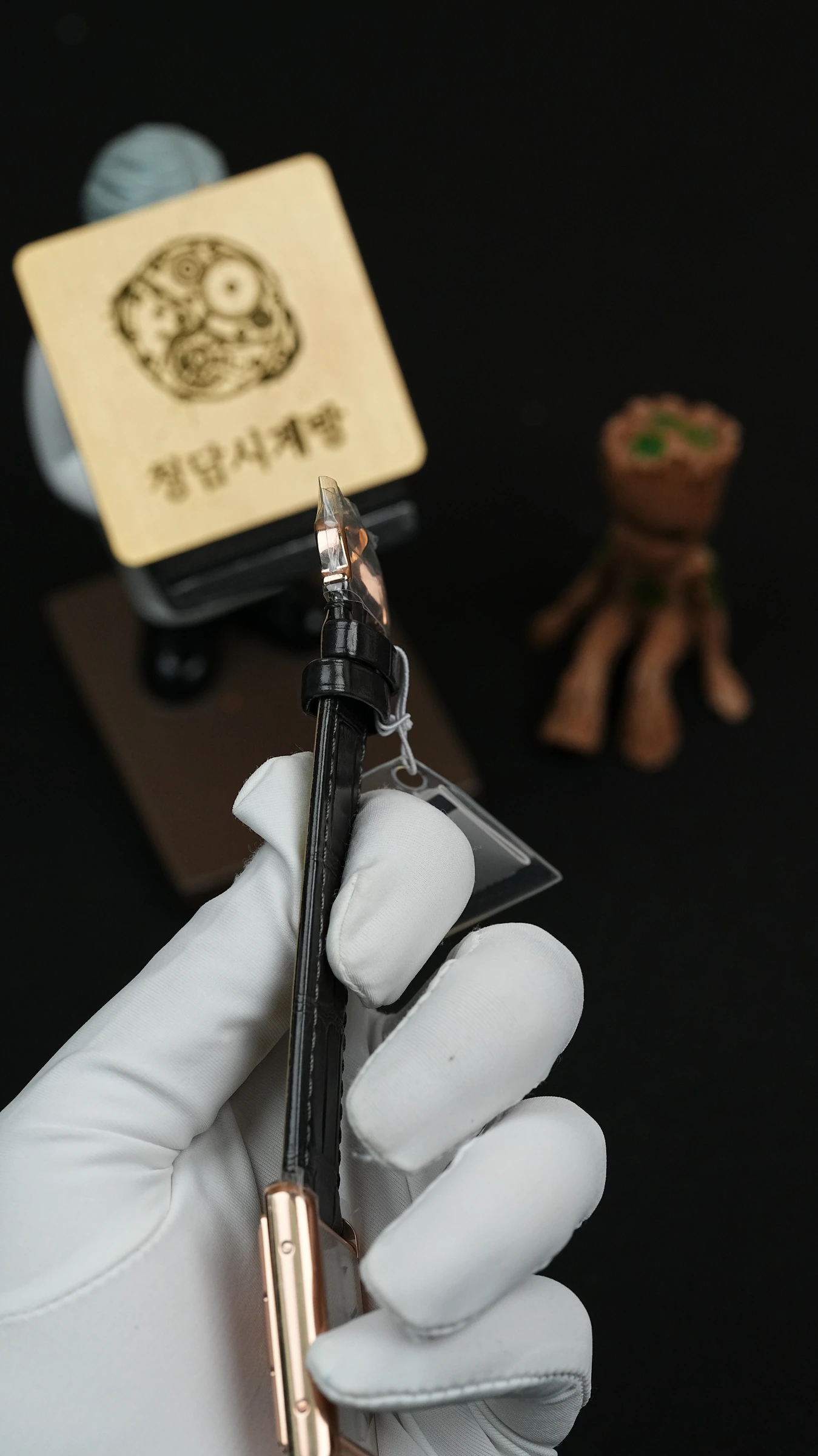까르띠에 탱크 루이 화이트 로즈톤 블랙가죽 상세 이미지 3