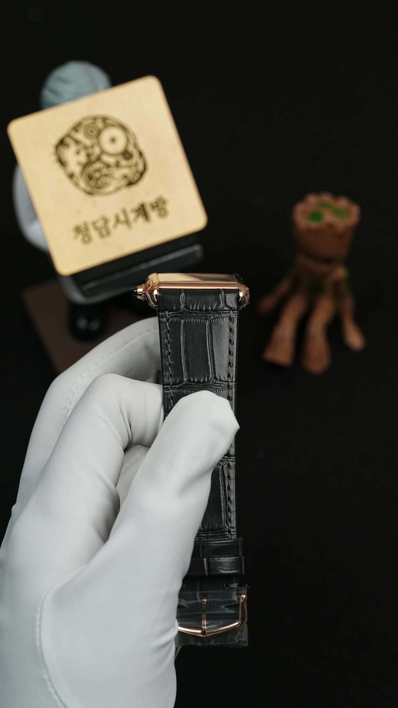 까르띠에 탱크 루이 화이트 로즈톤 블랙가죽 상세 이미지 7