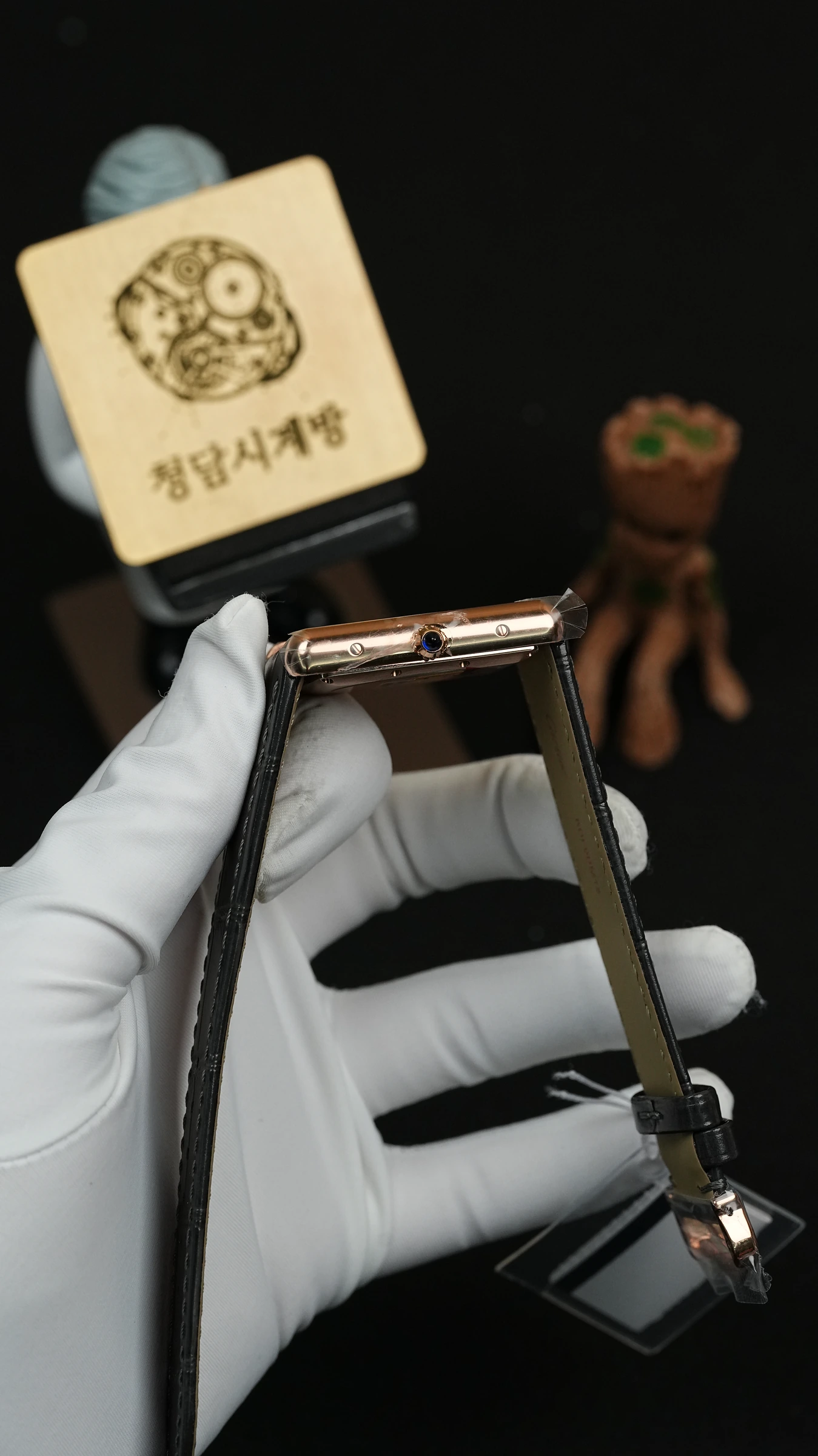 까르띠에 탱크 루이 화이트 로즈톤 블랙가죽 상세 이미지 8