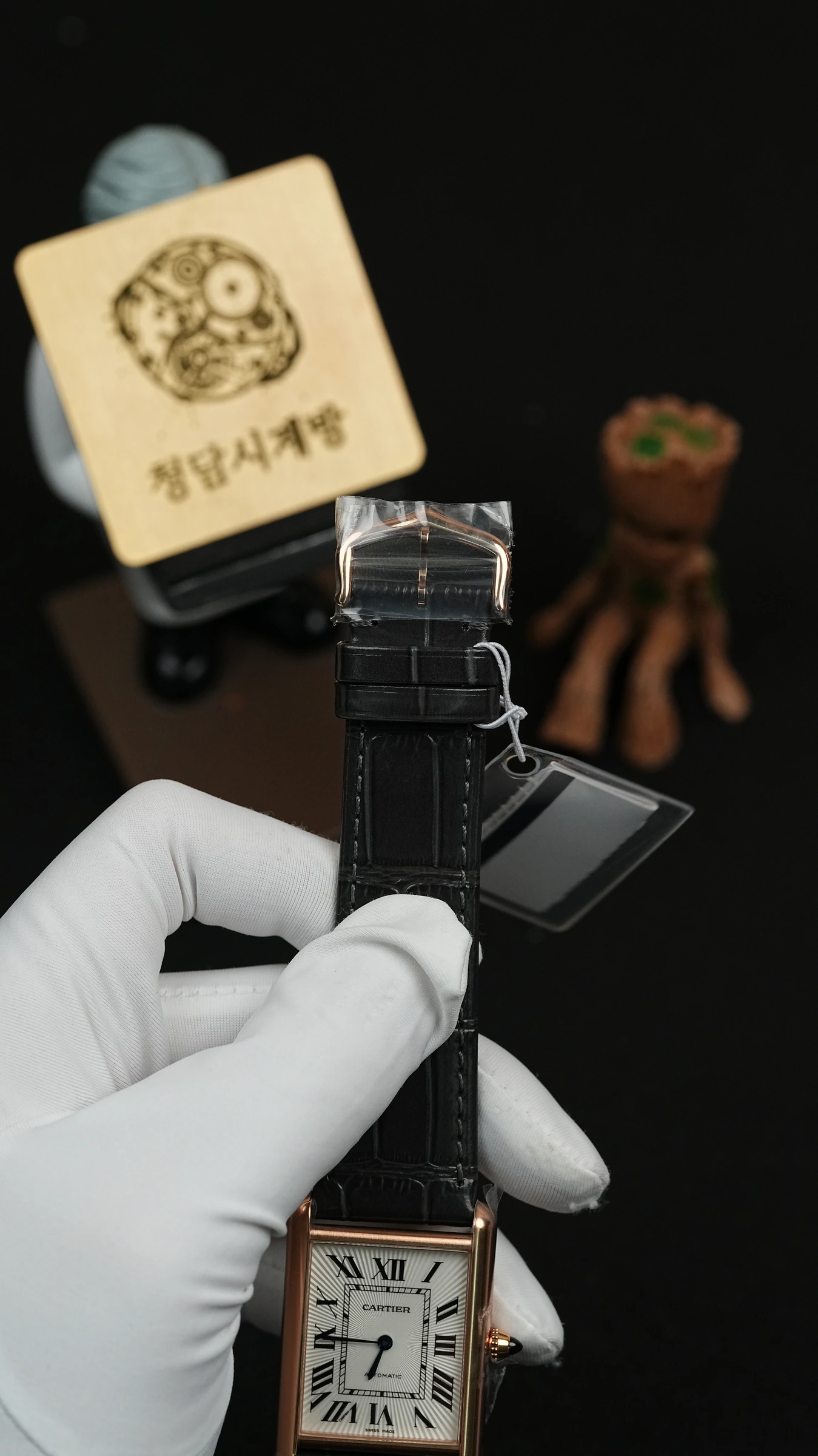 까르띠에 탱크 루이 화이트 로즈톤 블랙가죽 상세 이미지 12