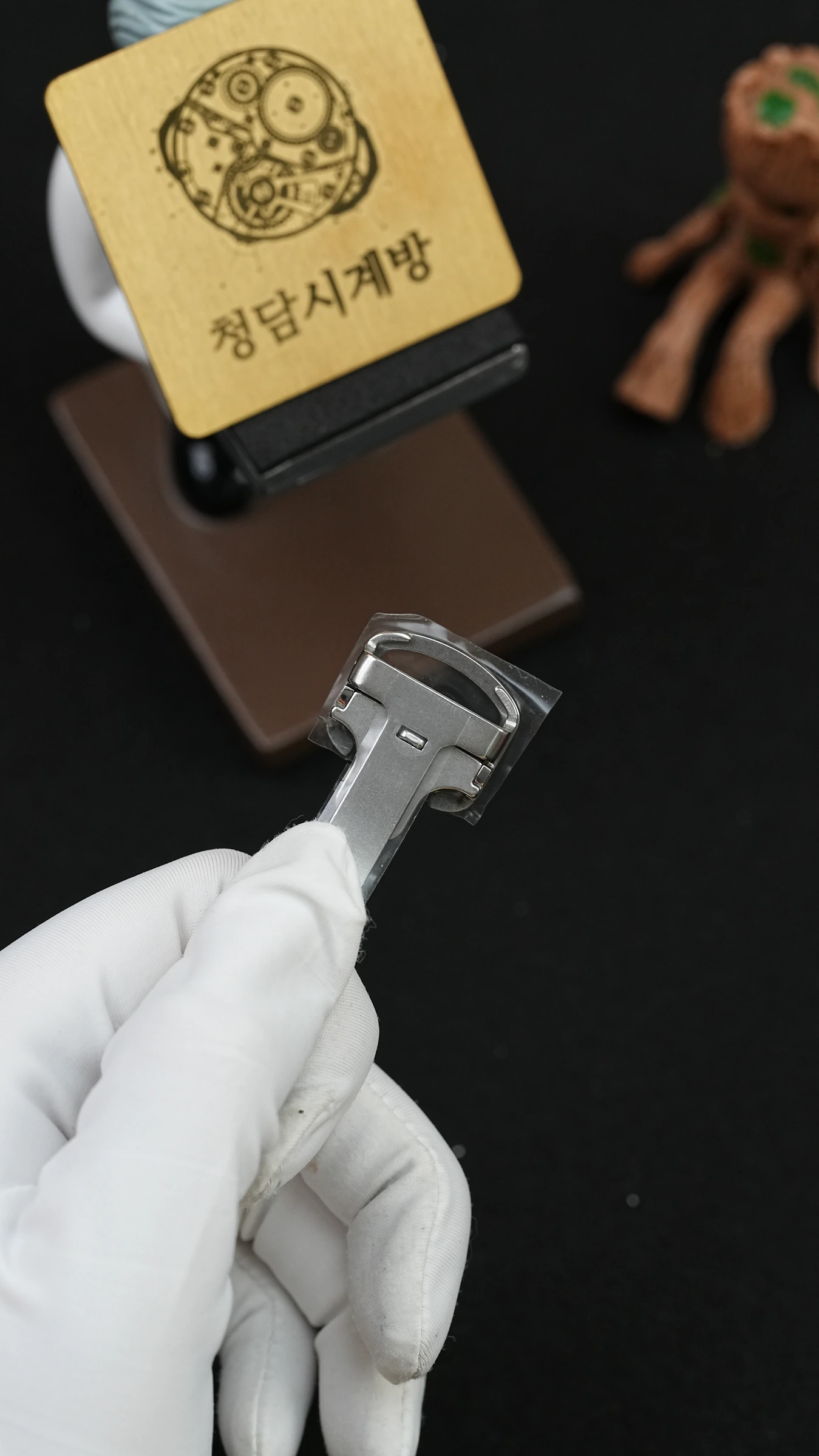 까르띠에 탱크머스트 실버톤 블랙가죽 데이트 상세 이미지 12