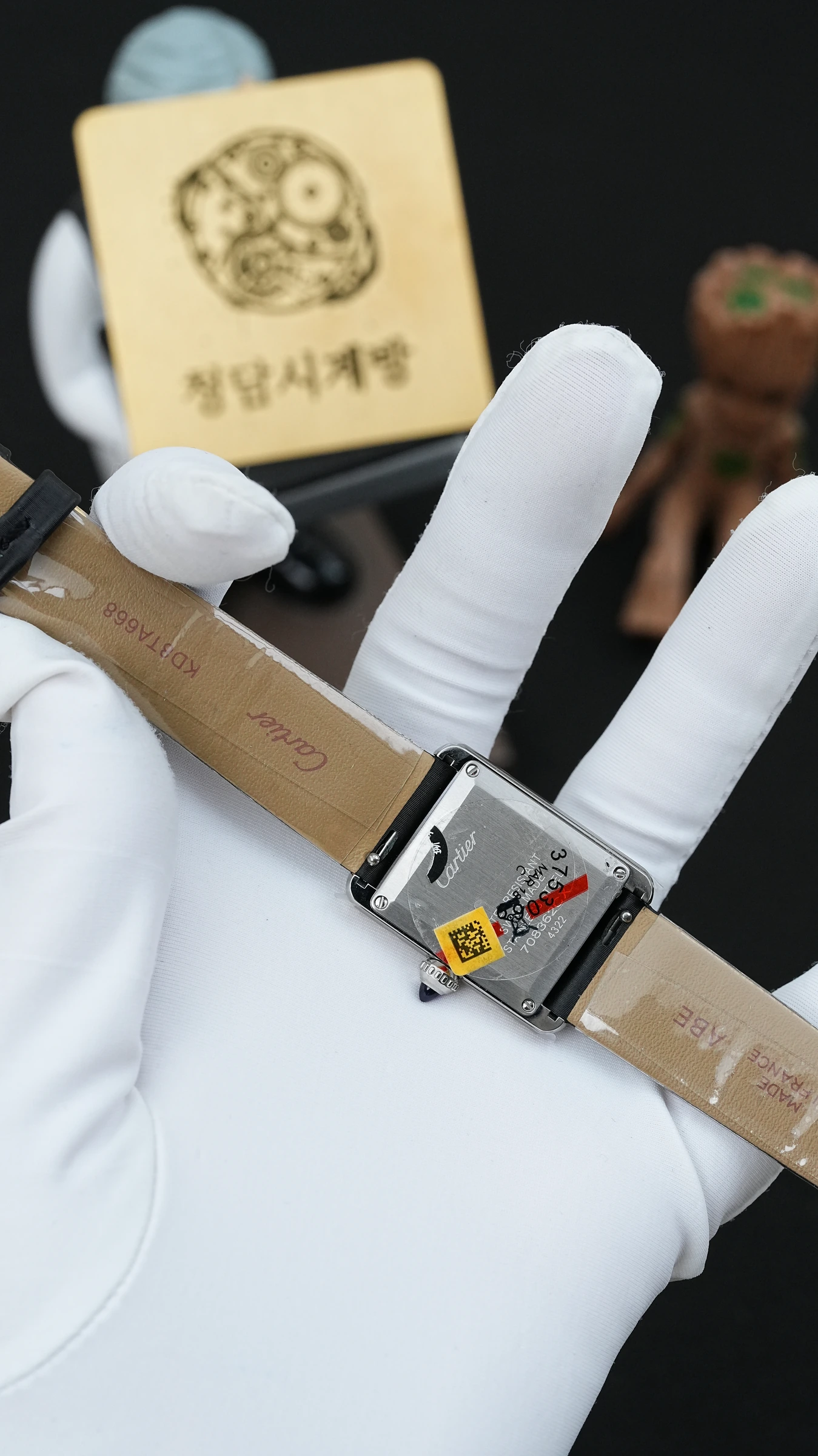 까르띠에 탱크 화이트 스톤베젤 블랙가죽 상세 이미지 3