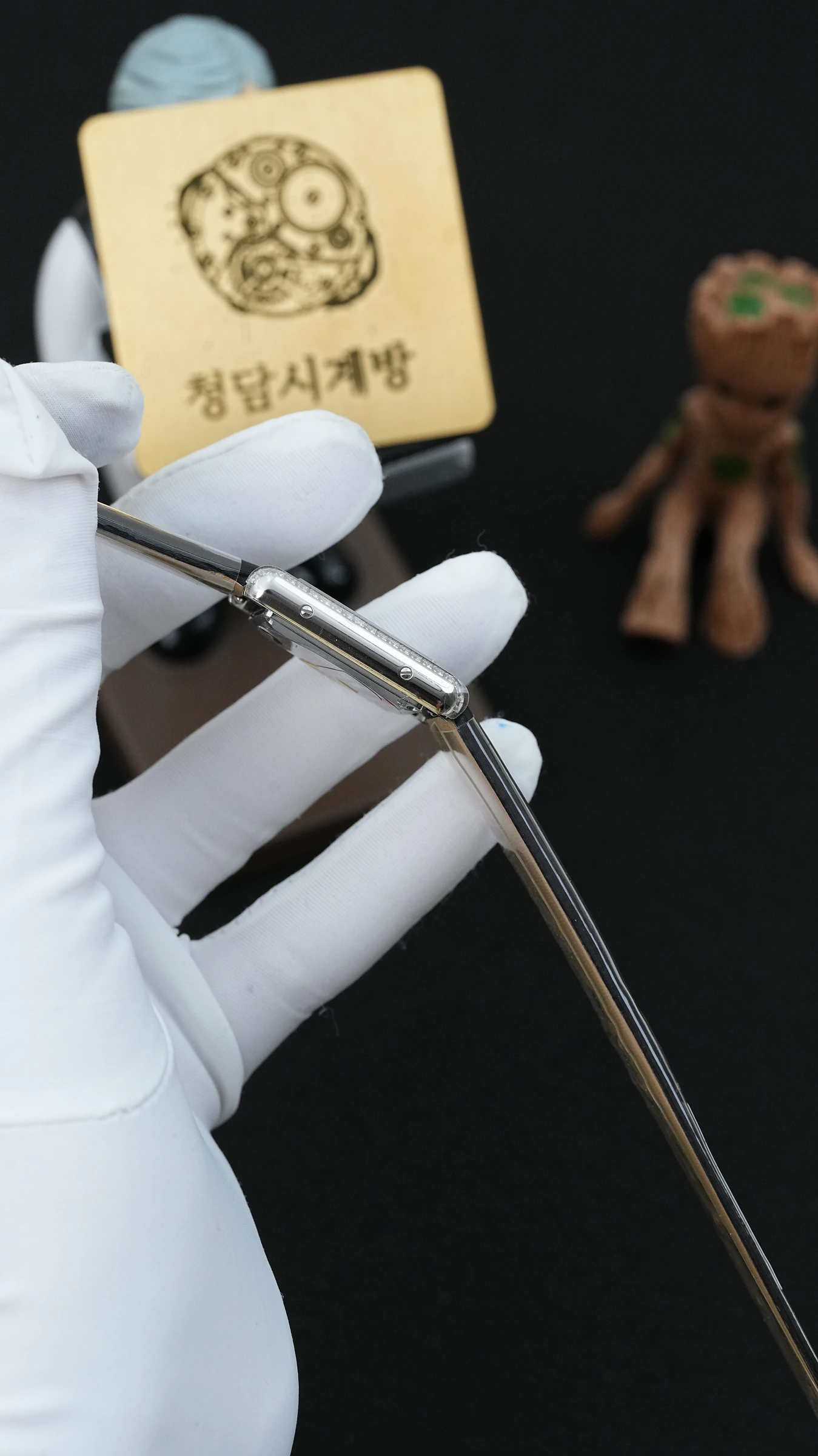 까르띠에 탱크 화이트 스톤베젤 블랙가죽 상세 이미지 10