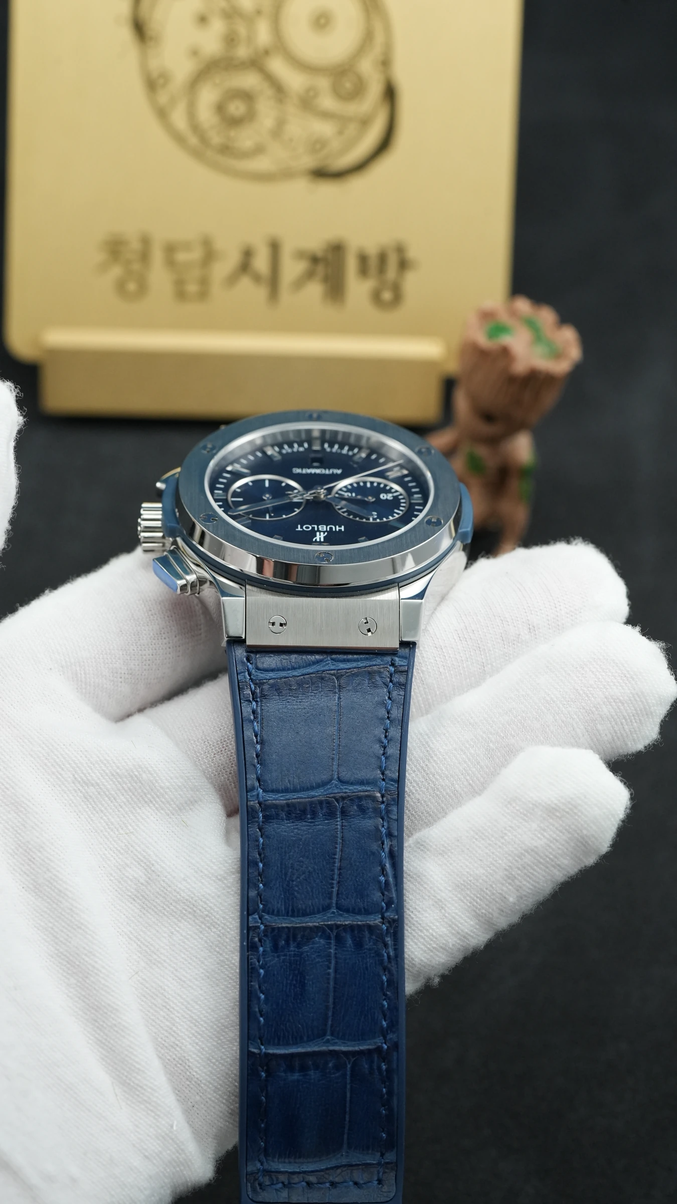 위블로 클래식퓨전 크로노그래프 블루 가죽형 스트랩 안쪽 블루 상세 이미지 8
