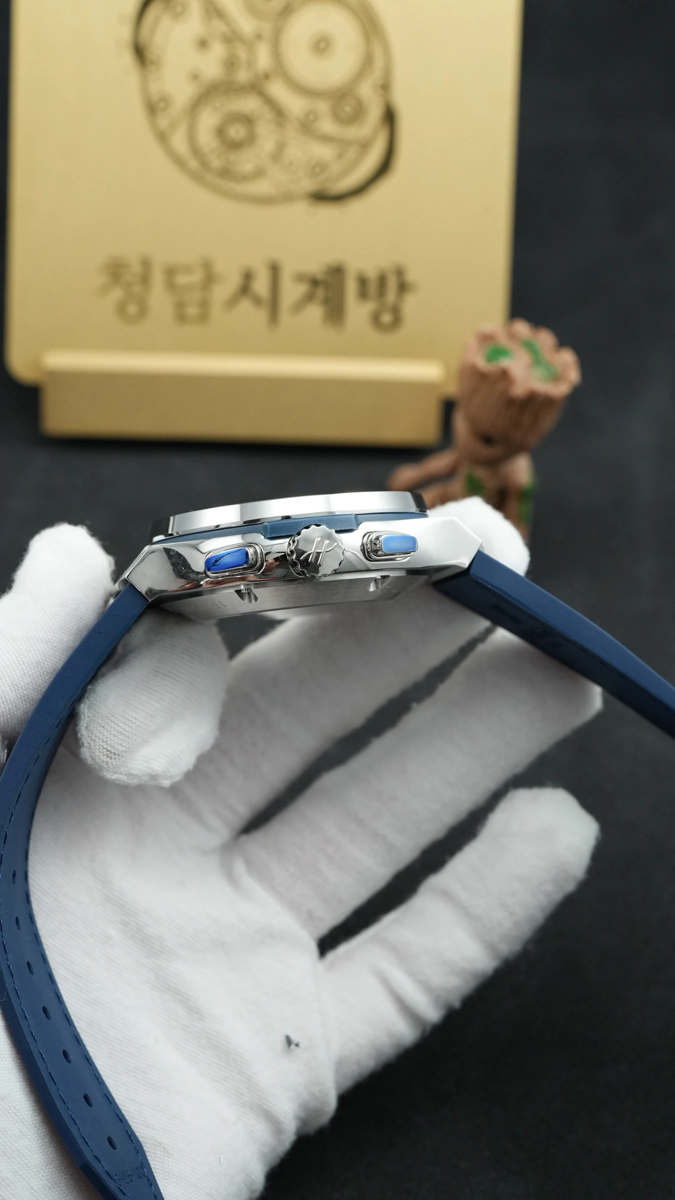 위블로 클래식퓨전 크로노그래프 블루 가죽형 스트랩 안쪽 블루 상세 이미지 9