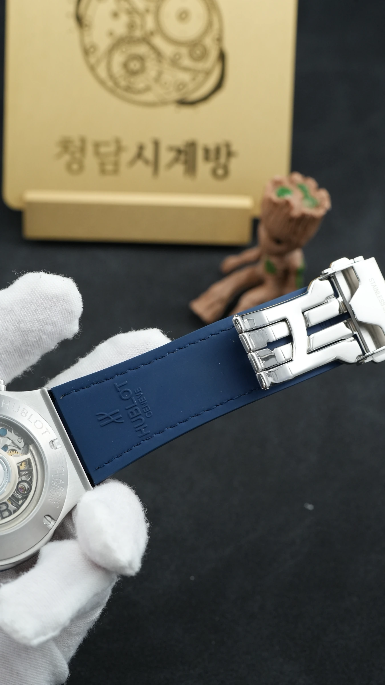 위블로 클래식퓨전 크로노그래프 블루 가죽형 스트랩 안쪽 블루 상세 이미지 12