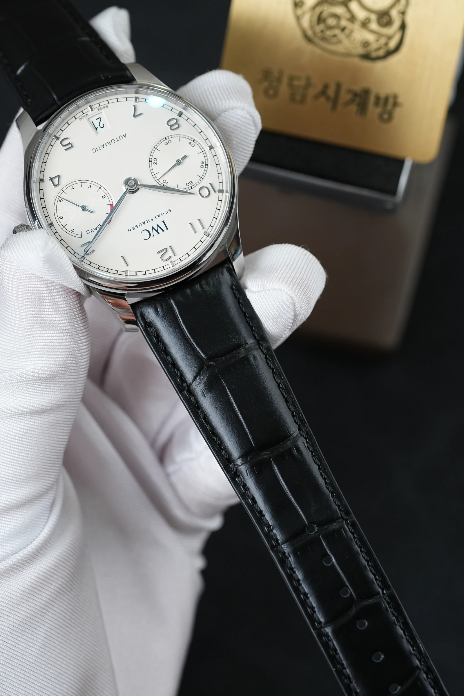 IWC 포르투기저 7DAYS 화이트 블랙가죽 상세 이미지 5