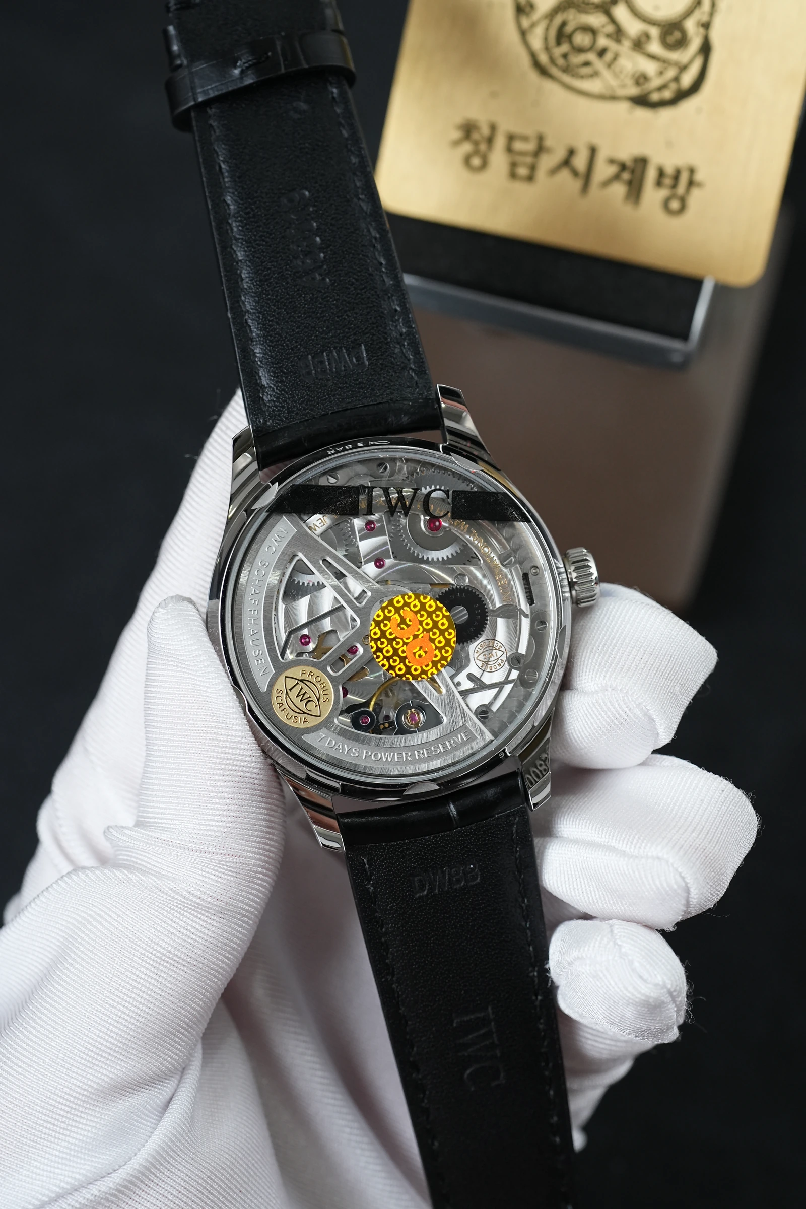 IWC 포르투기저 7DAYS 화이트 블랙가죽 상세 이미지 10